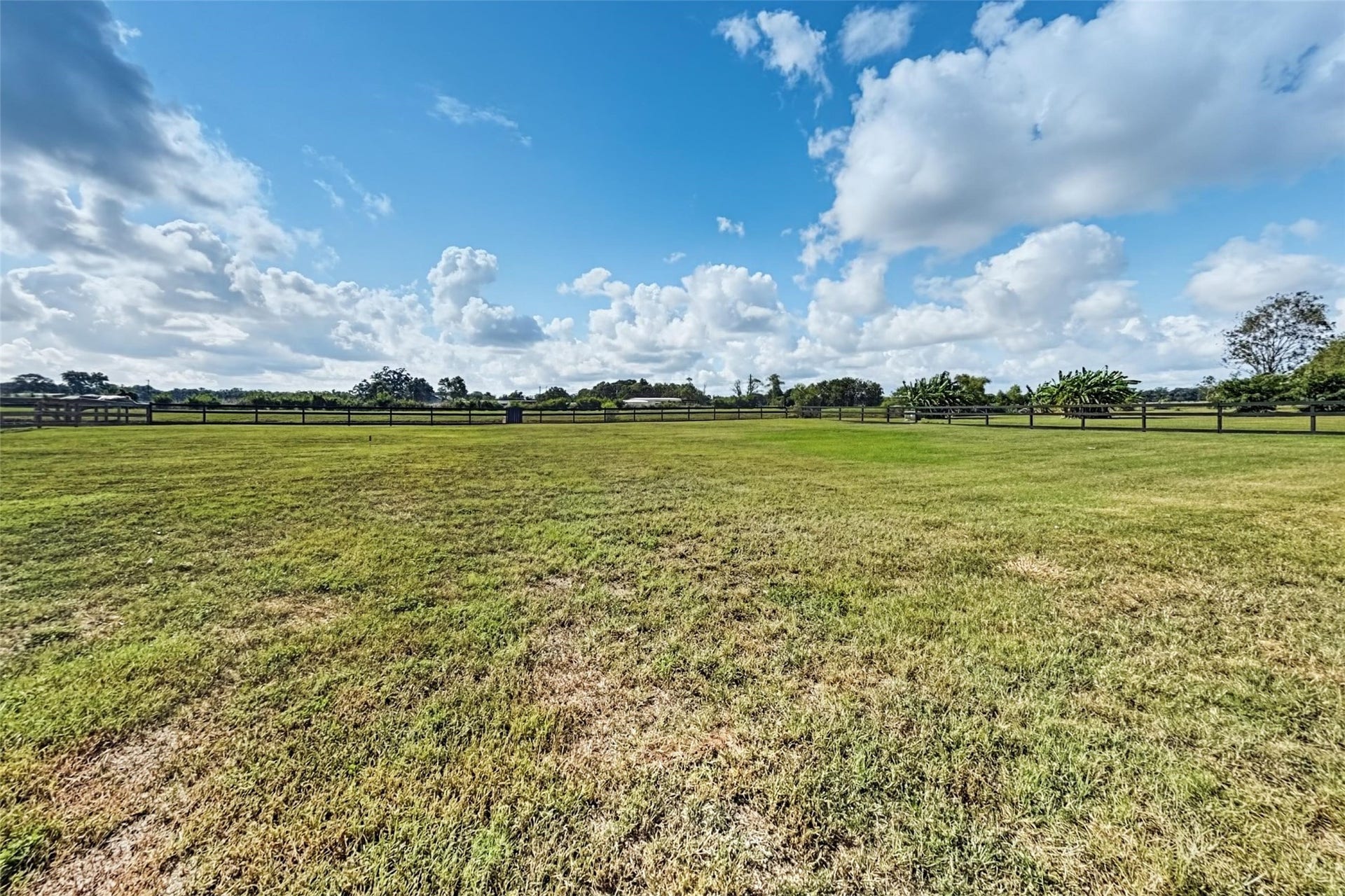 1114 Lakeland Circle, Rosharon, TX 77583