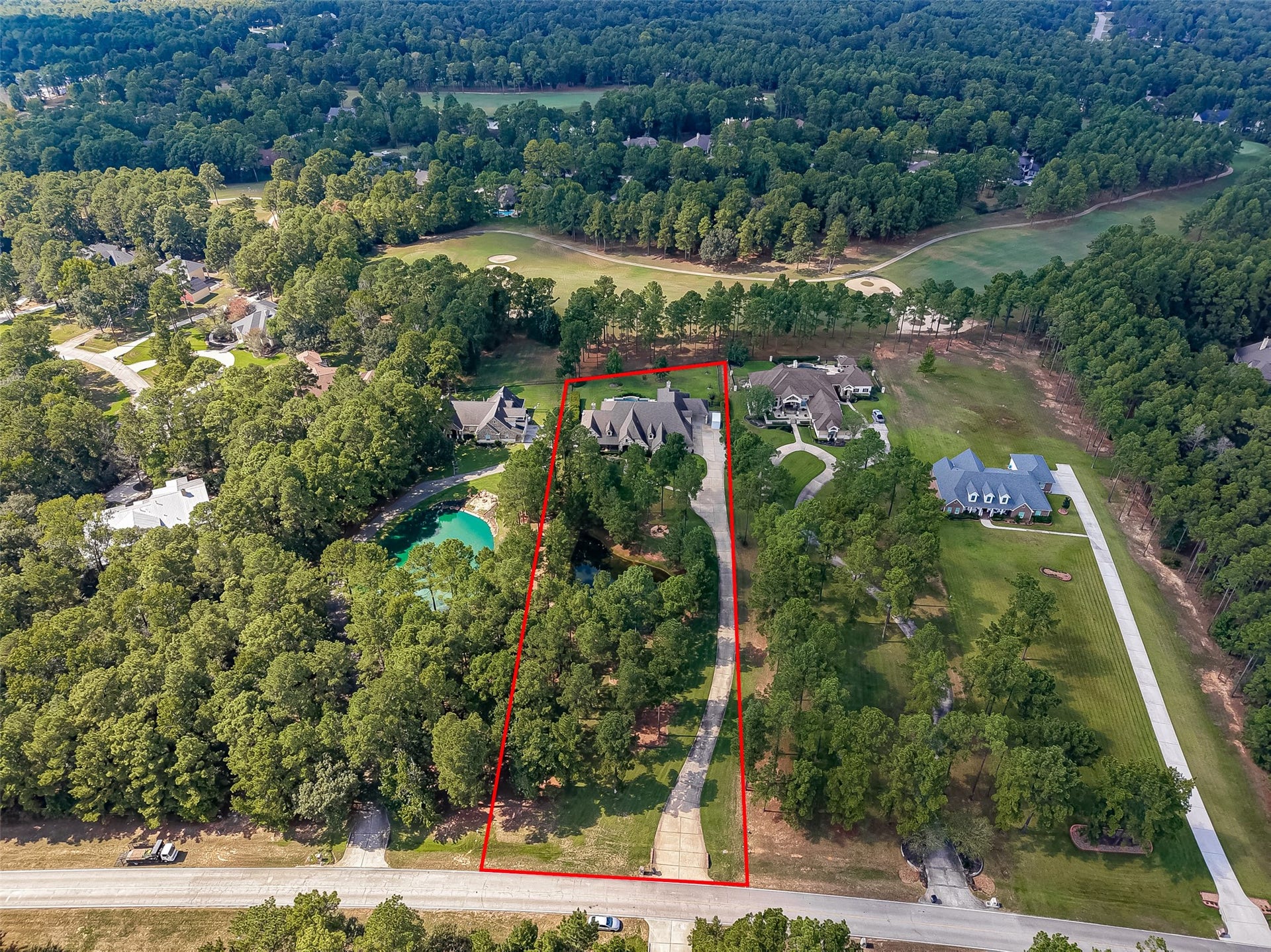 28723 Post Oak Run, Magnolia, TX 77355 This lovely home backs up to the golf course.