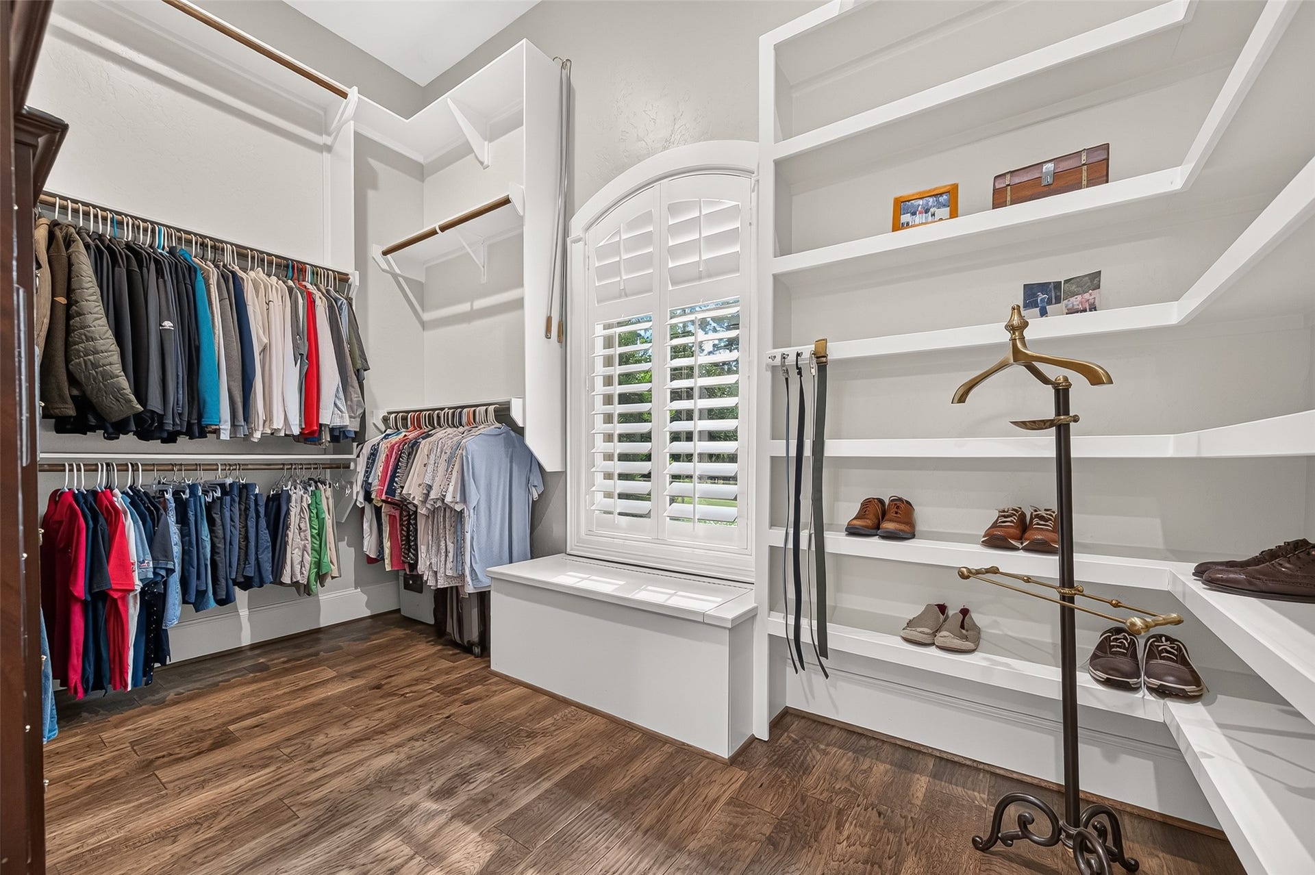 28723 Post Oak Run, Magnolia, TX 77355 Two closets in the primary bedroom.