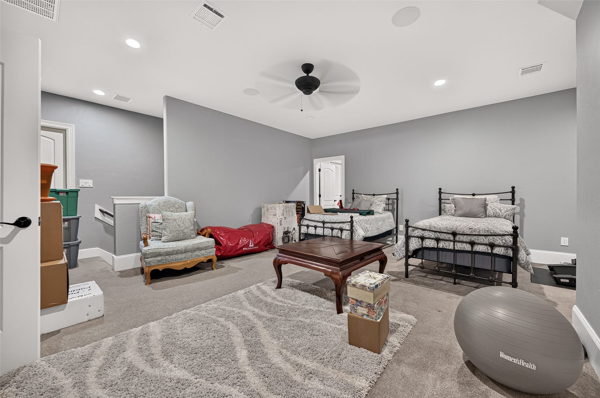 28723 Post Oak Run, Magnolia, TX 77355 Private upstairs guest suite, full bathroom and huge storage closet.