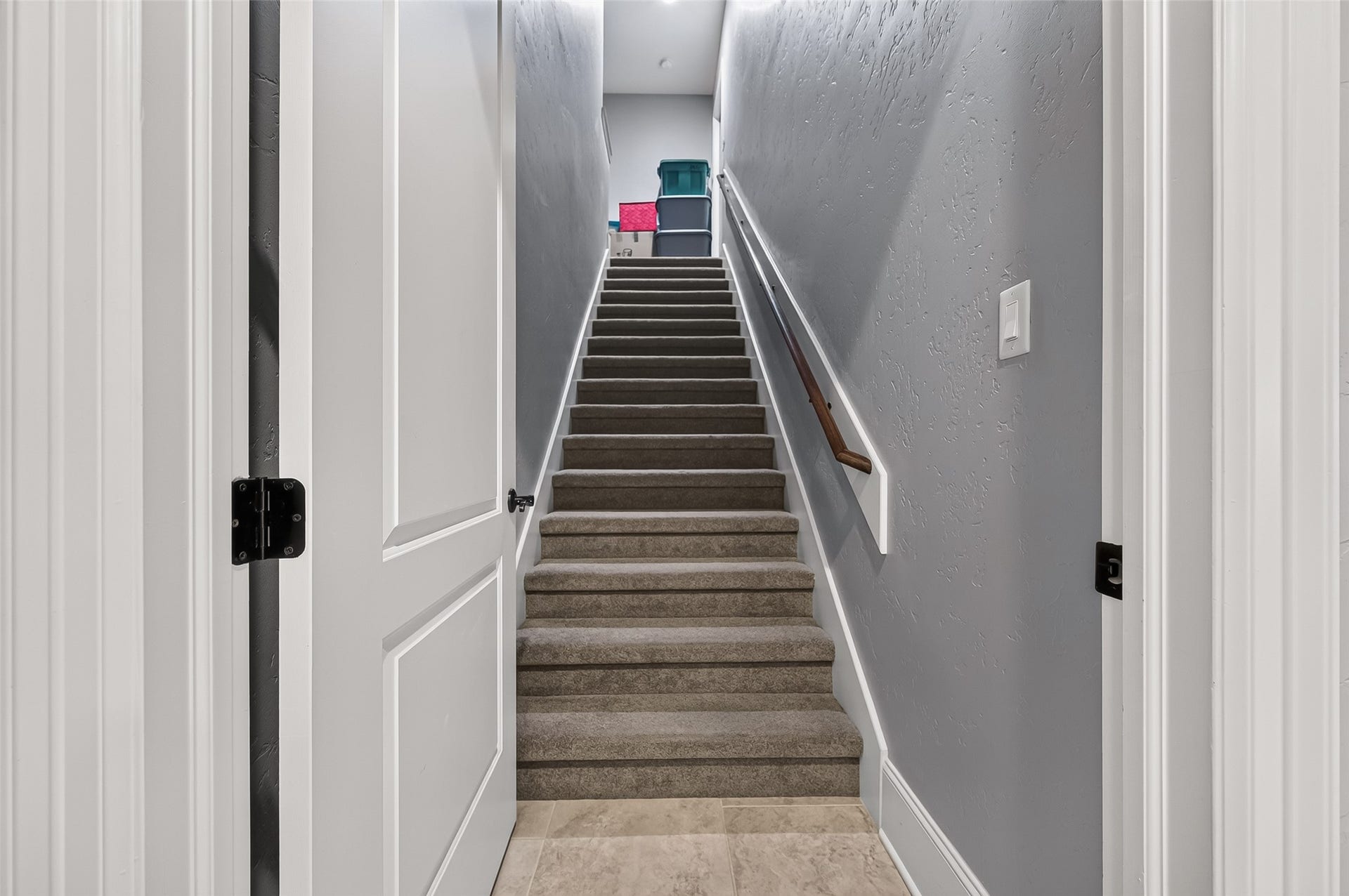 28723 Post Oak Run, Magnolia, TX 77355 Entry to upstairs guest suite.
