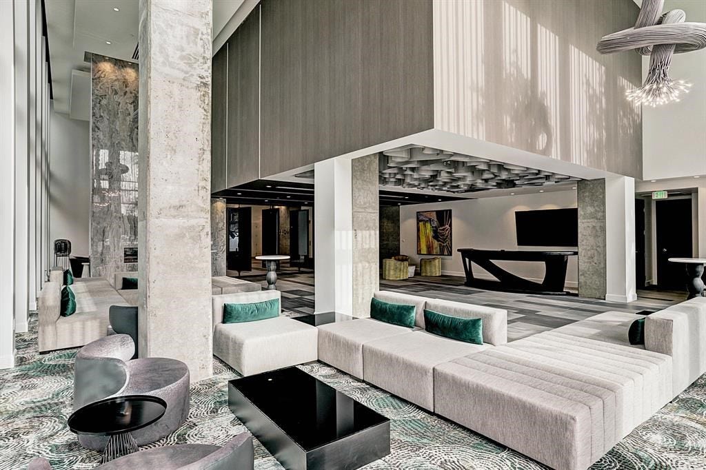 [Resident's Lounge] Capacious lounge and entertainment area can be reserved for private events