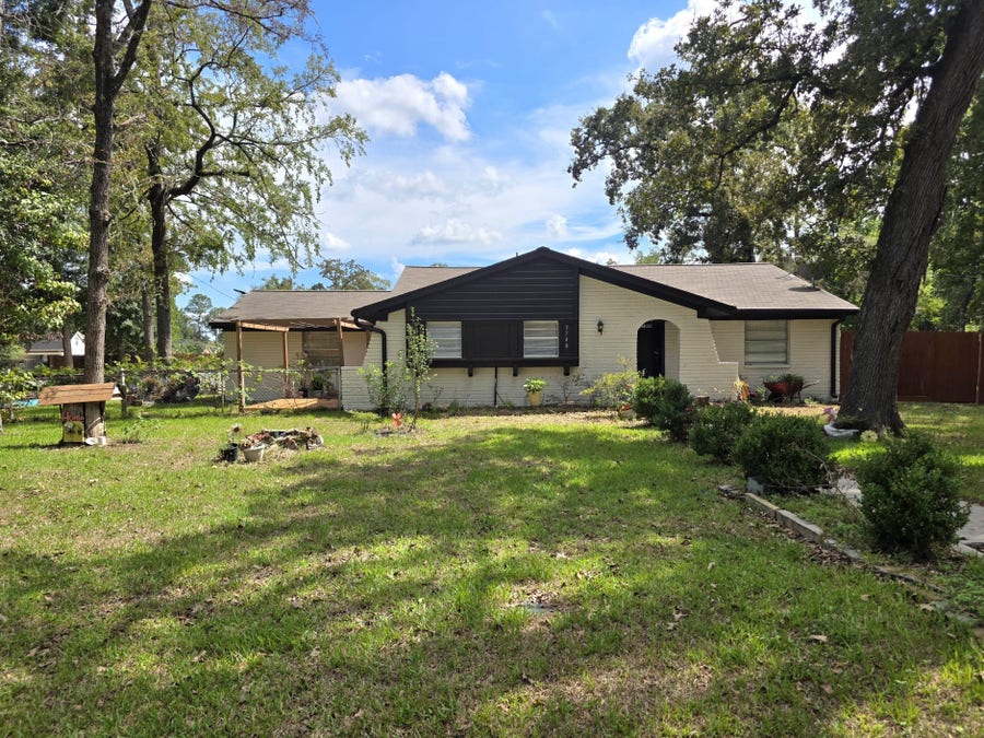 Property photo for 3748 Pin Oak Drive, Conroe, TX