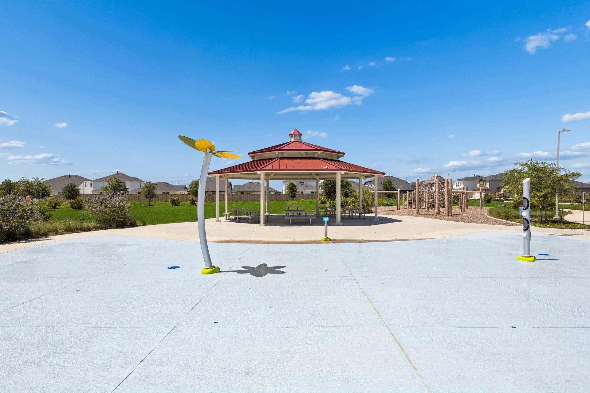 327 Smugglers Bay Lane, Crosby, TX 77532 Amenity Photo