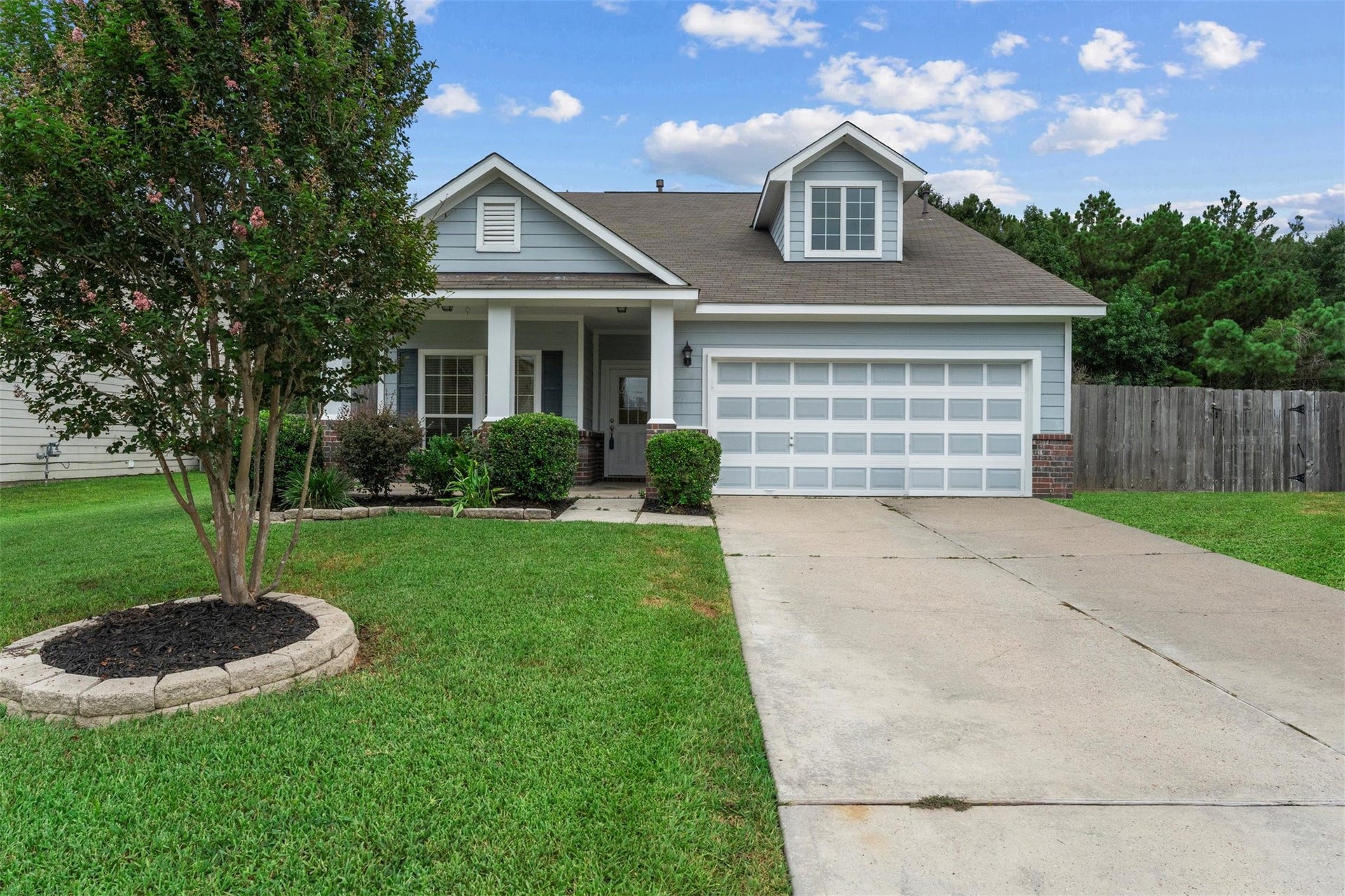 1069 Shadow Glenn Drive, Conroe, TX 77301 1069 Shadow Glenn located in Briar
Grove Conroe 77301