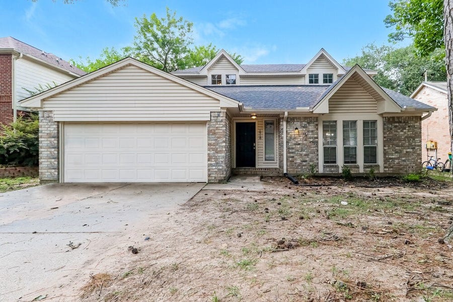 Property photo for 1918 Hunnington Drive, Conroe, TX