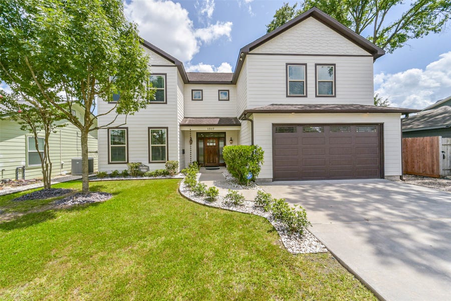 Property photo for 1317 Chantilly Lane, Houston, TX
