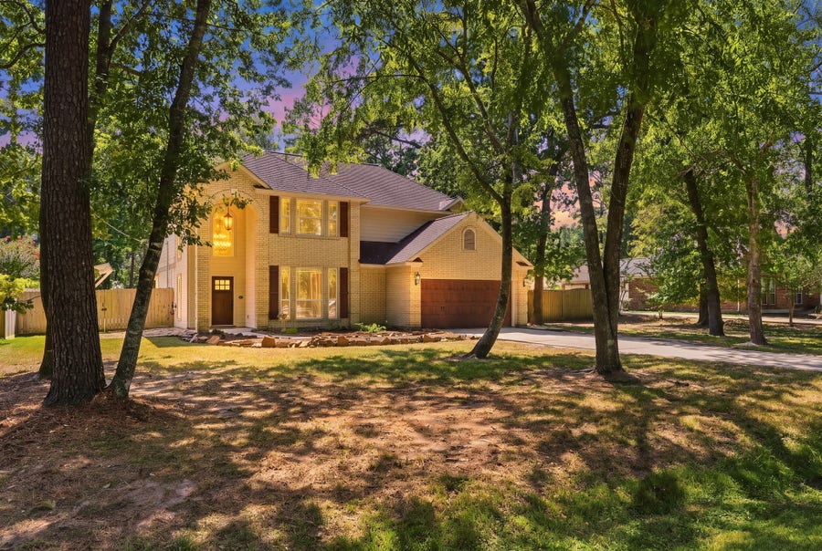 Property photo for 2406 Carriage Lamp Lane, Conroe, TX