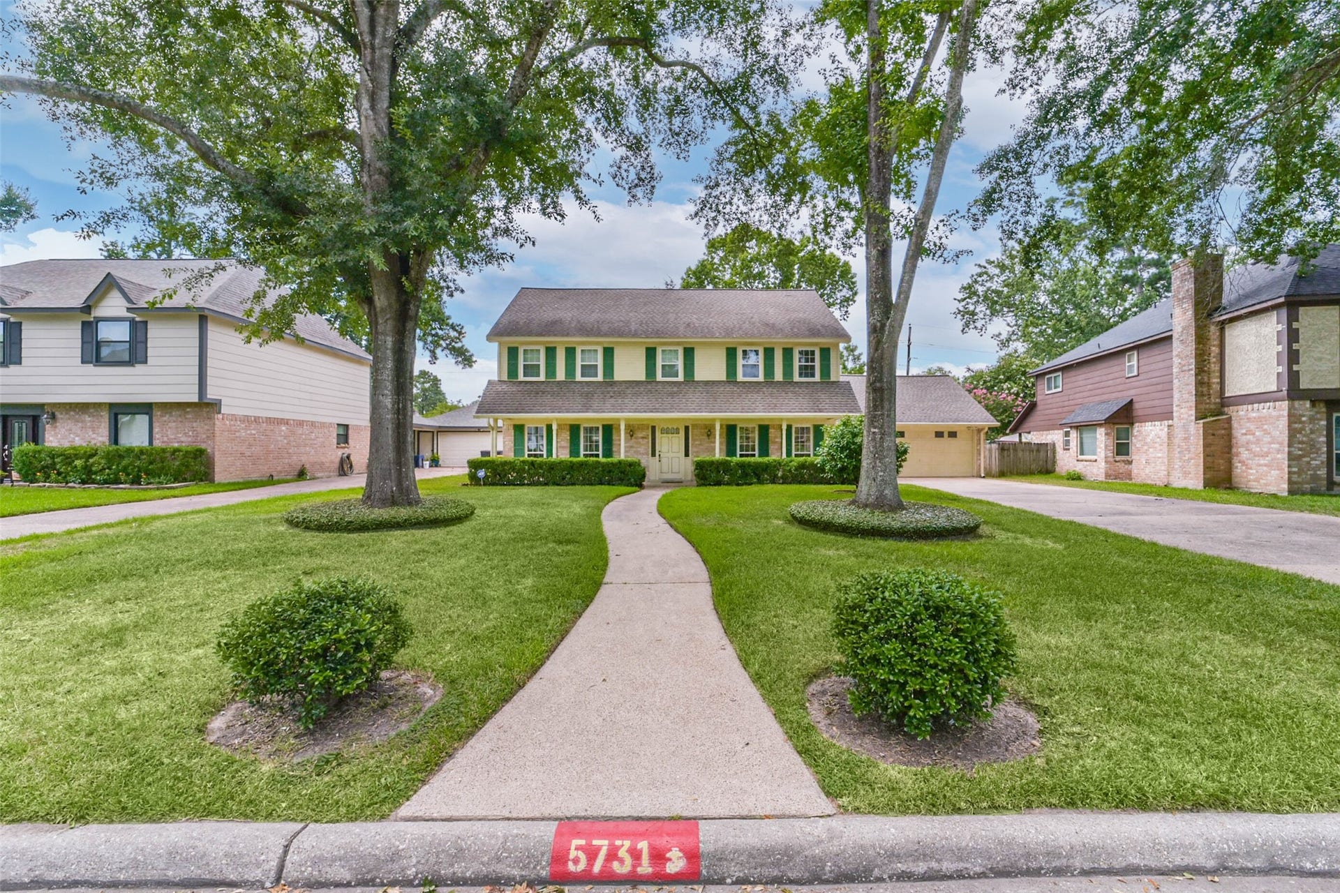 5731 Timbers Trail Drive, Humble, TX 77346 Large lot with mature oak trees