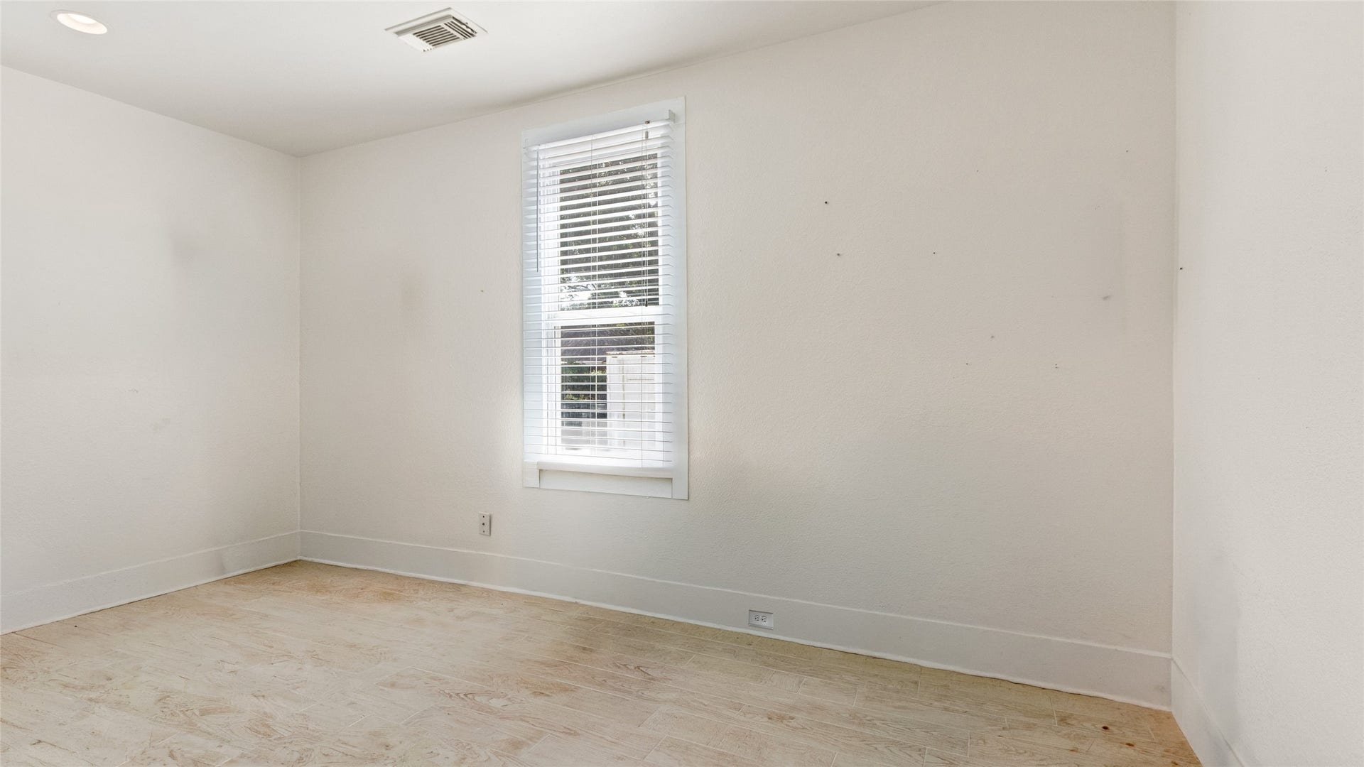 11939 11th Street, Santa Fe, TX 77510 1st Floor Bedroom