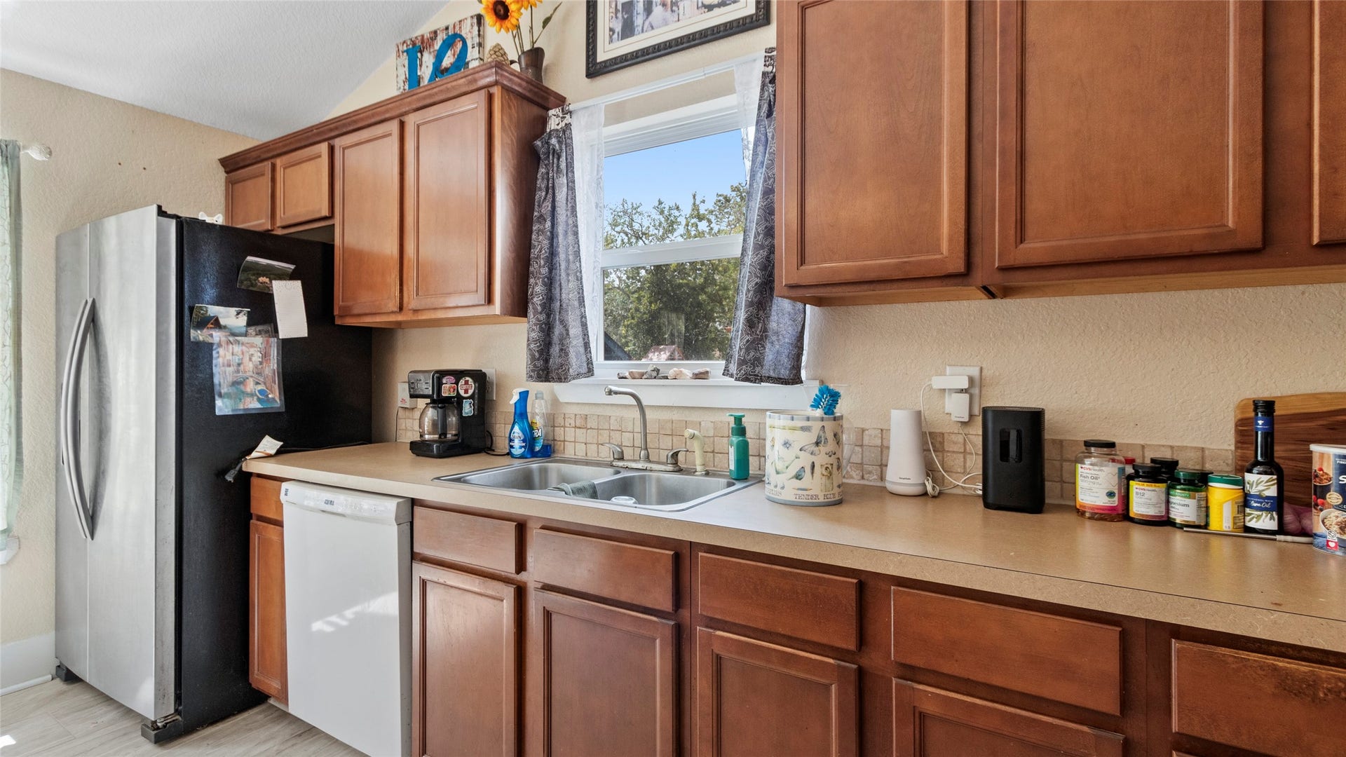 11939 11th Street, Santa Fe, TX 77510 Kitchen