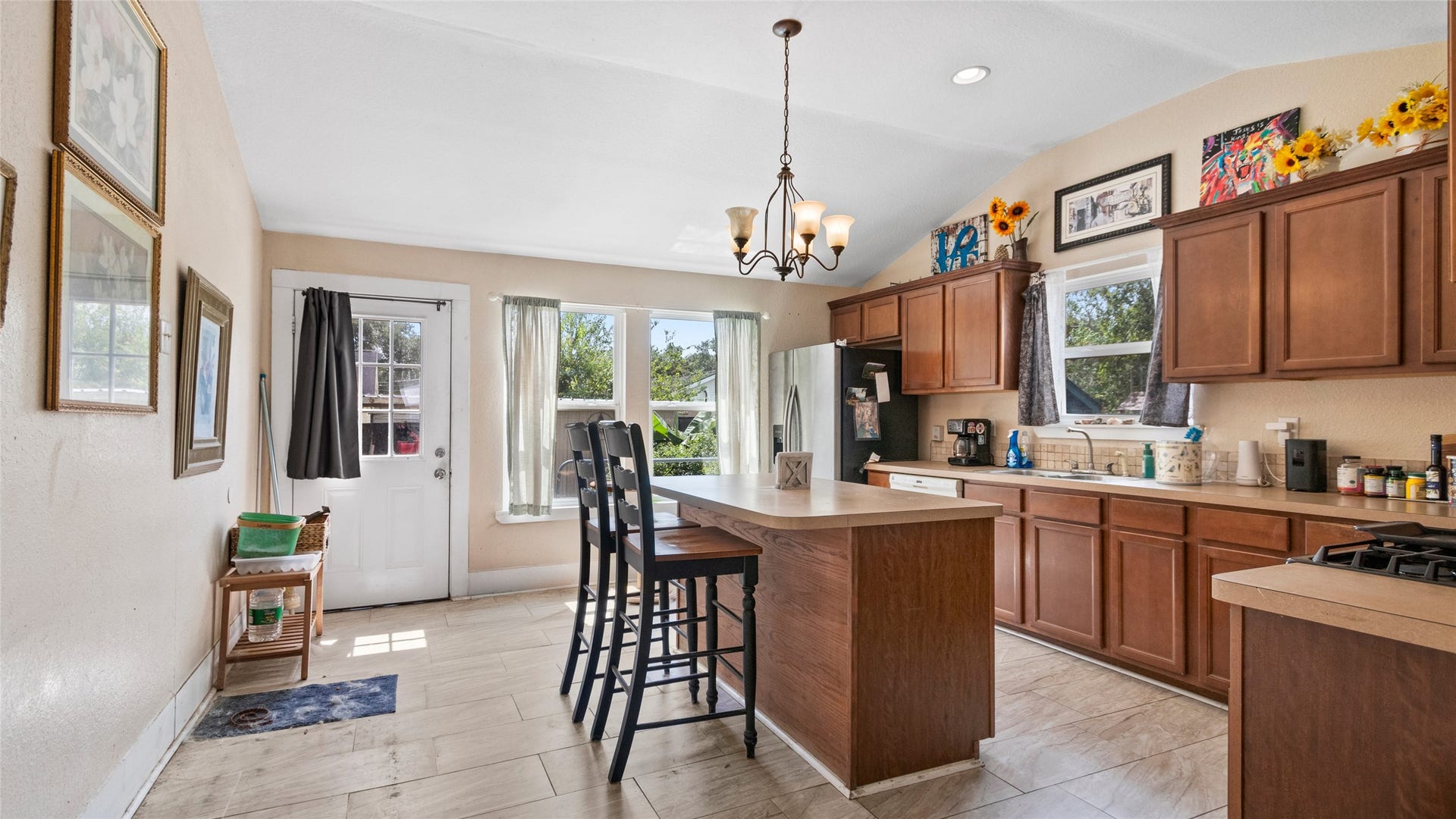 11939 11th Street, Santa Fe, TX 77510 Kitchen