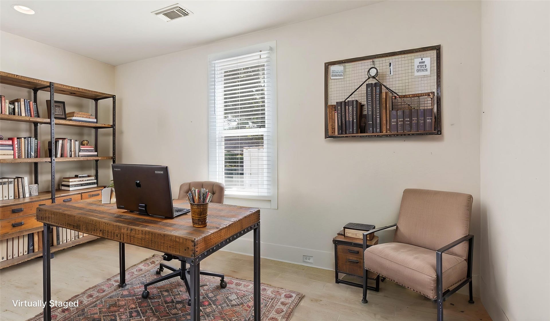 11939 11th Street, Santa Fe, TX 77510 Virtually Staged