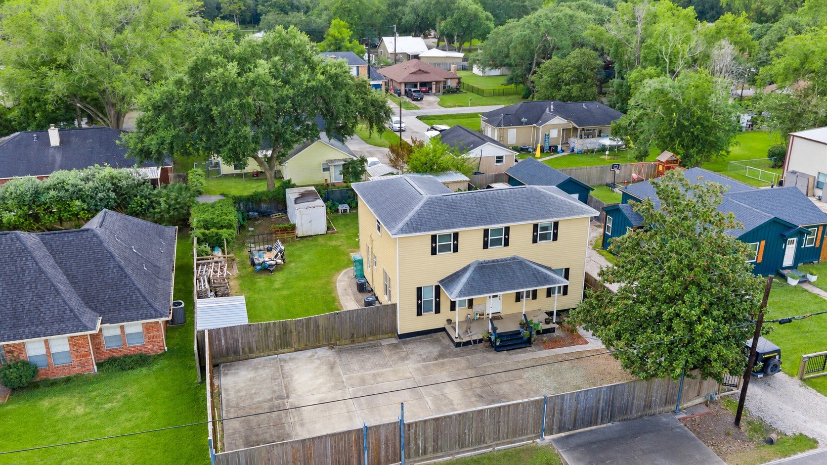 11939 11th Street, Santa Fe, TX 77510 11939 11th Street, Santa Fe, TX 77510
