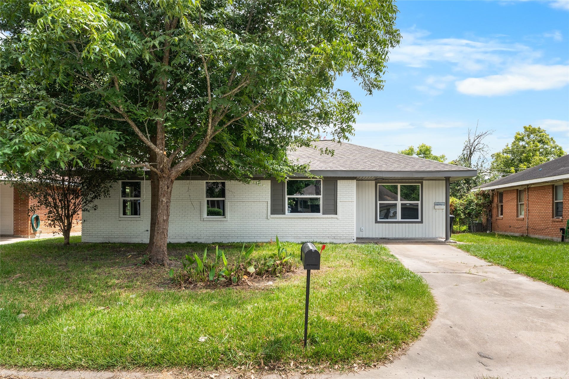 3048 Briarwick Lane, Houston, TX 77093 Front Elevation