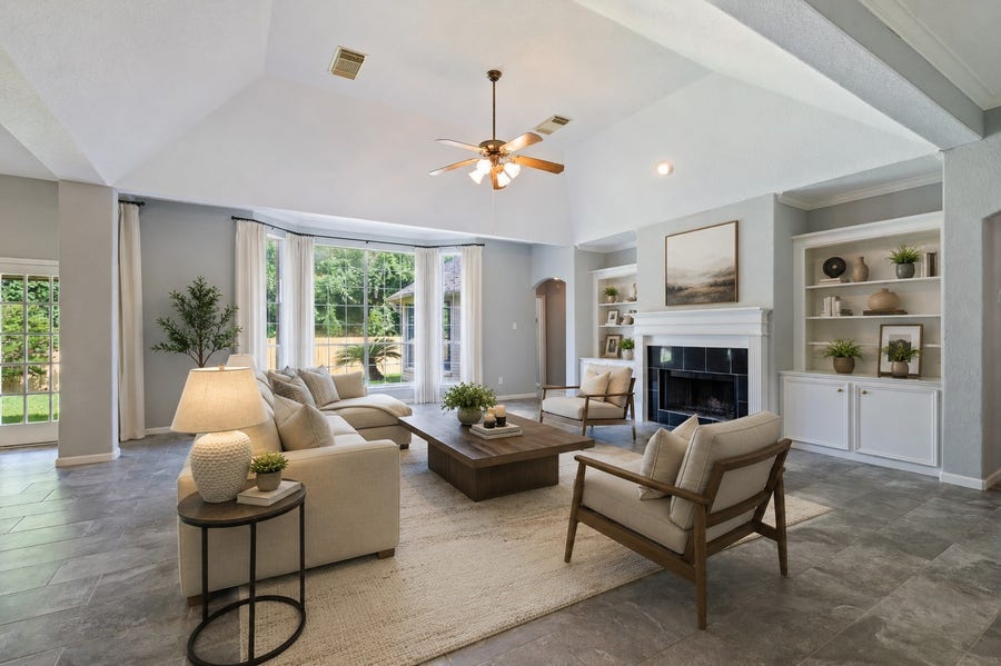 Property photo for 311 Oak Hollow Drive, League City, TX