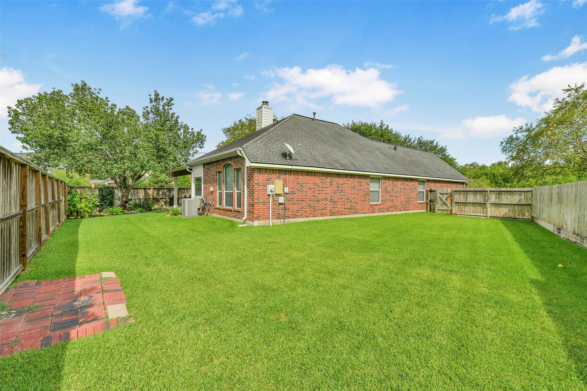 2516 Creeks Edge Drive, Pearland, TX 77581 2516 Creeks Edge Drive, Pearland, TX 77581