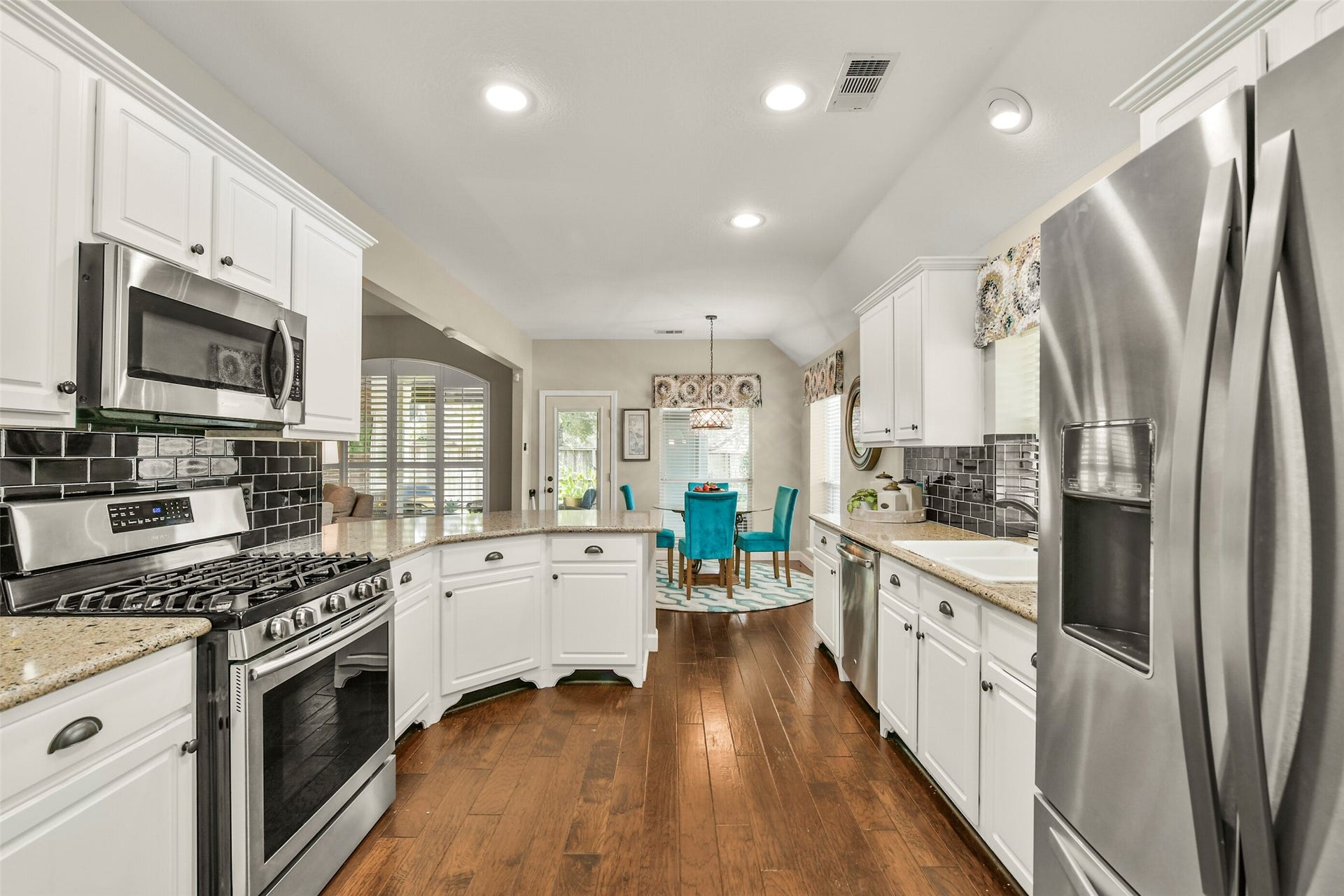 2516 Creeks Edge Drive, Pearland, TX 77581 2516 Creeks Edge Drive, Pearland, TX 77581