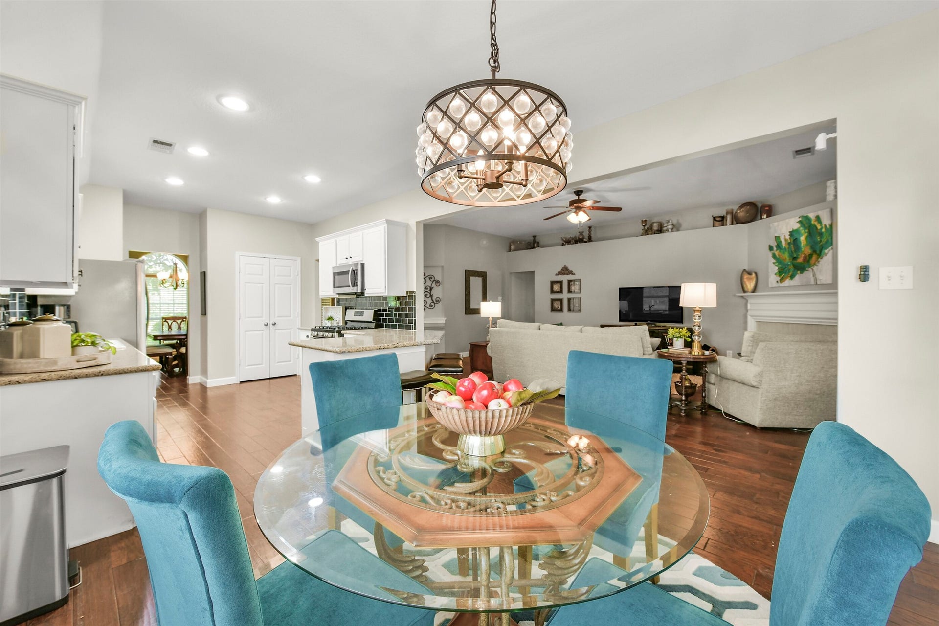 2516 Creeks Edge Drive, Pearland, TX 77581 2516 Creeks Edge Drive, Pearland, TX 77581