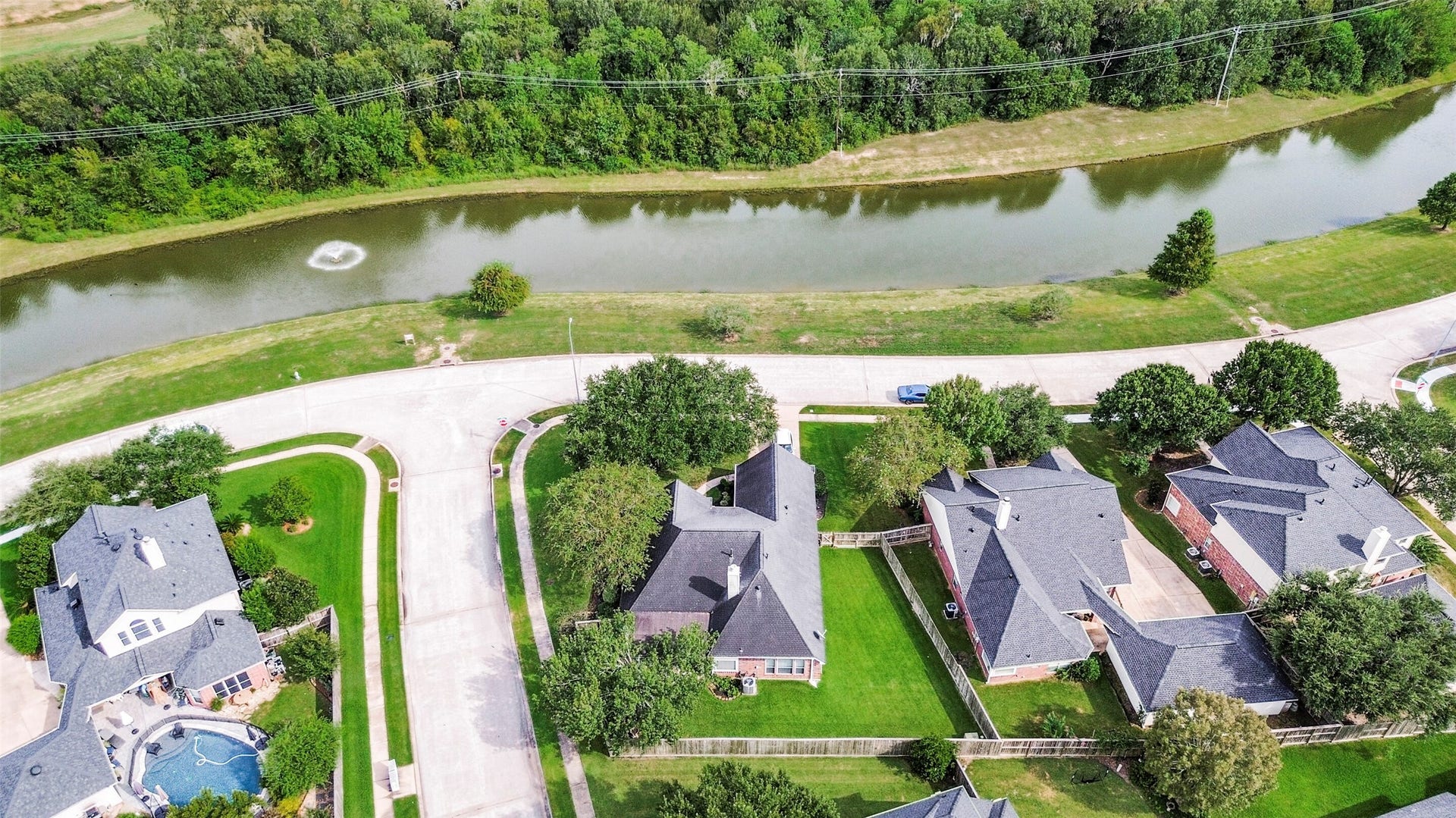 2516 Creeks Edge Drive, Pearland, TX 77581 2516 Creeks Edge Drive, Pearland, TX 77581