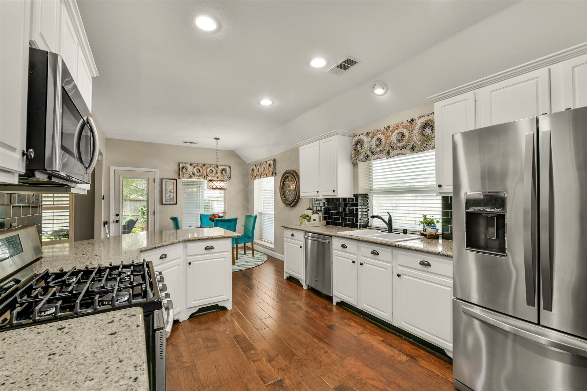 2516 Creeks Edge Drive, Pearland, TX 77581 2516 Creeks Edge Drive, Pearland, TX 77581
