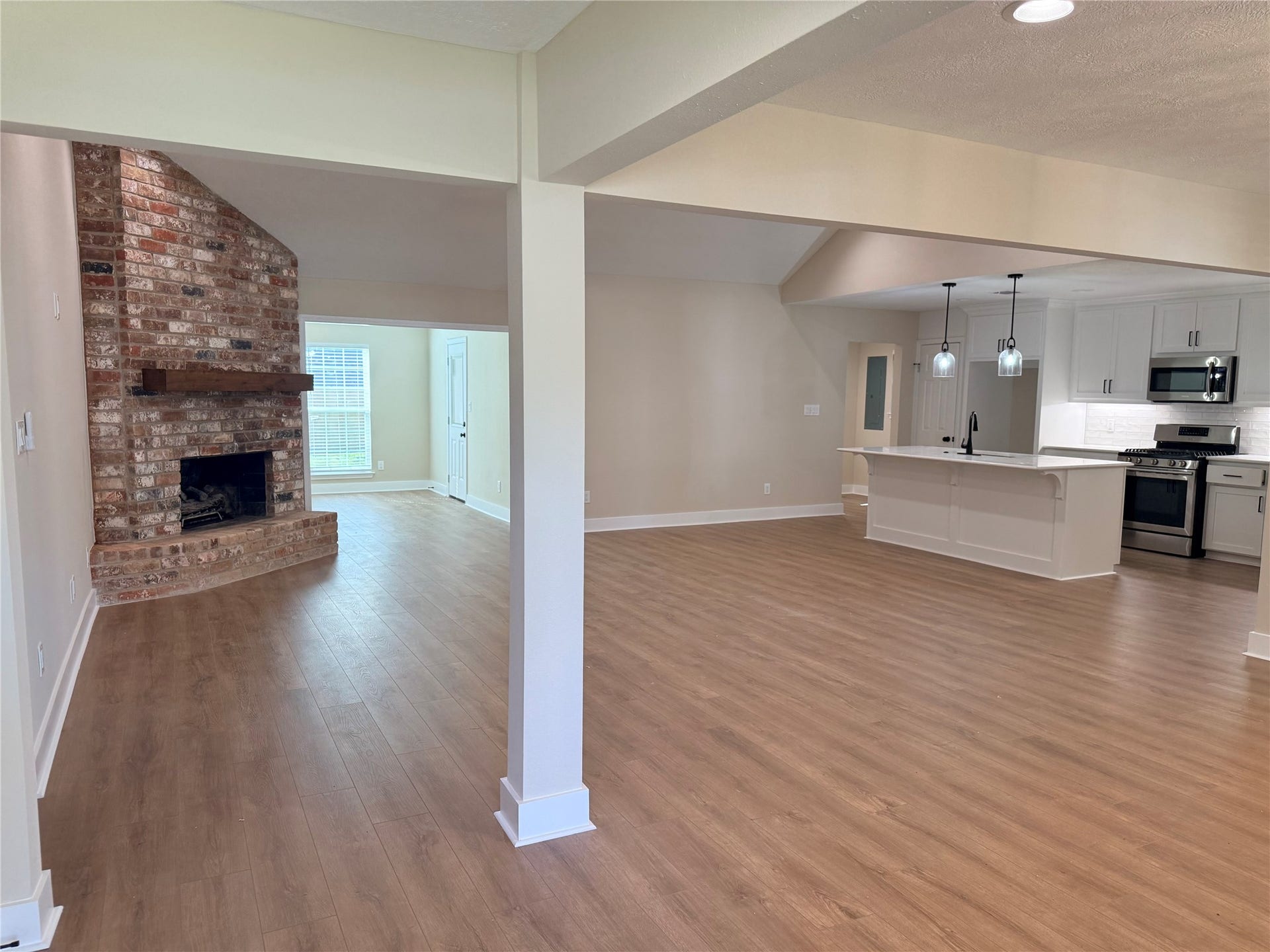 215 Hickory Ridge Drive, Shenandoah, TX 77381 215 Hickory Ridge Drive, Shenandoah, TX 77381