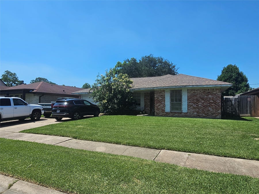 Property photo for 750 Columbia Lane, Deer Park, TX
