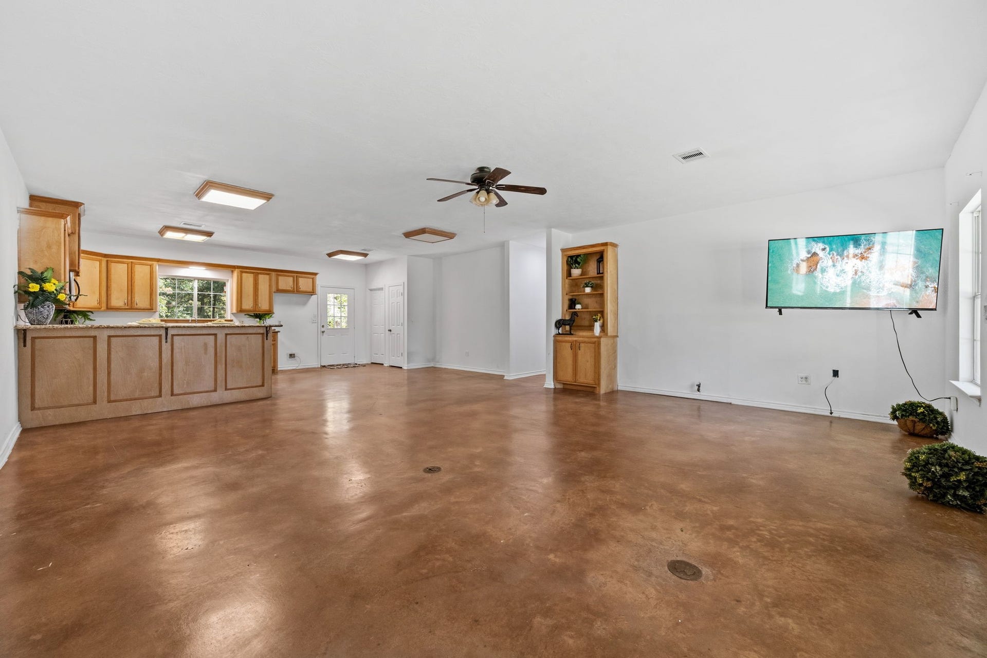16959 S Tram Road, Splendora, TX 77372