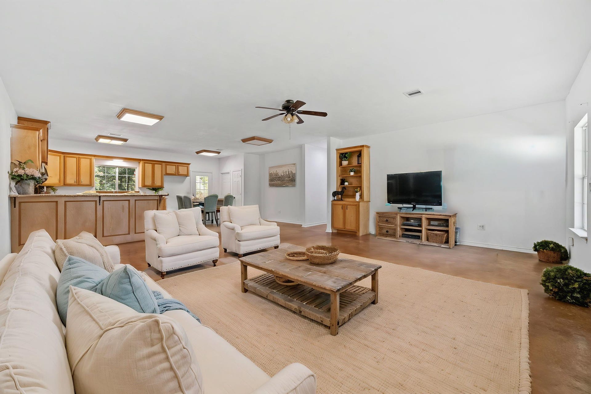 16959 S Tram Road, Splendora, TX 77372