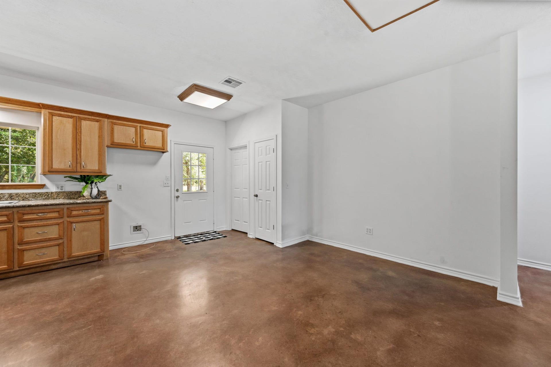 16959 S Tram Road, Splendora, TX 77372