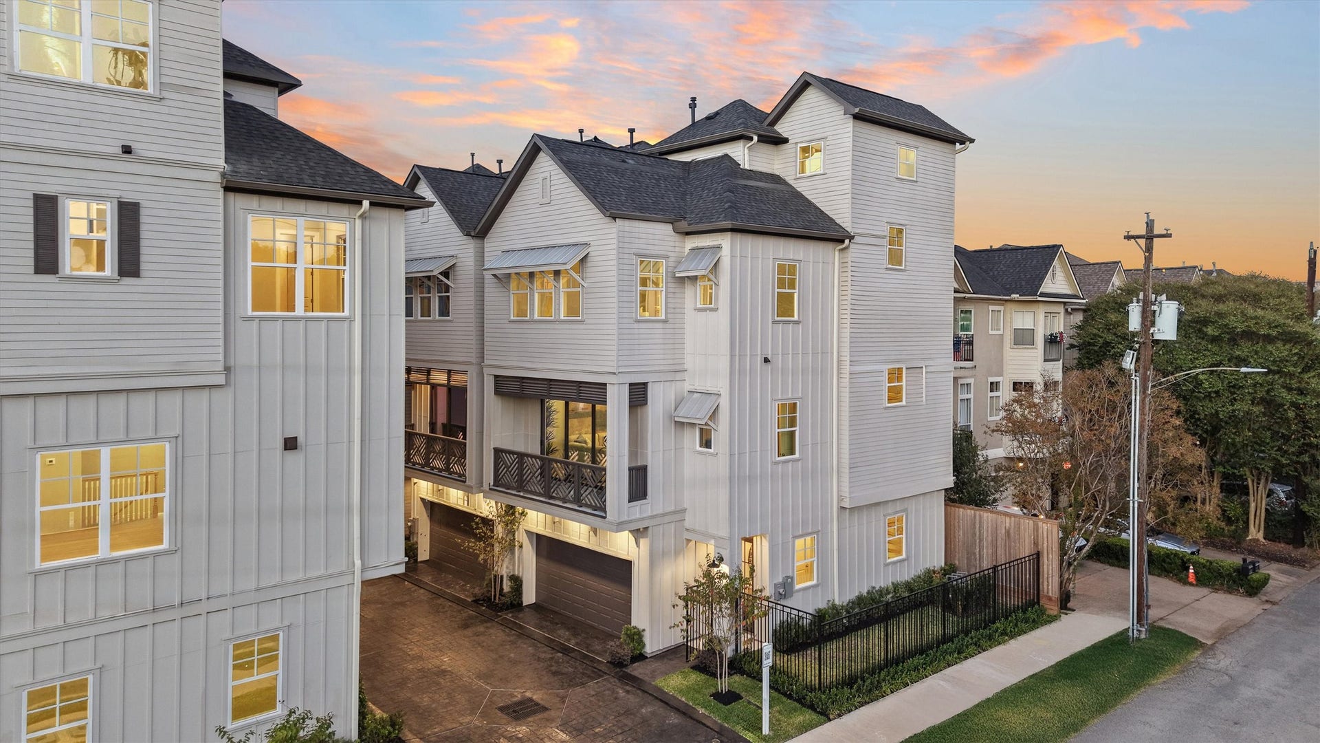 4024 Blossom Street, Houston, TX 77007 4024 Blossom Street, Houston, TX 77007