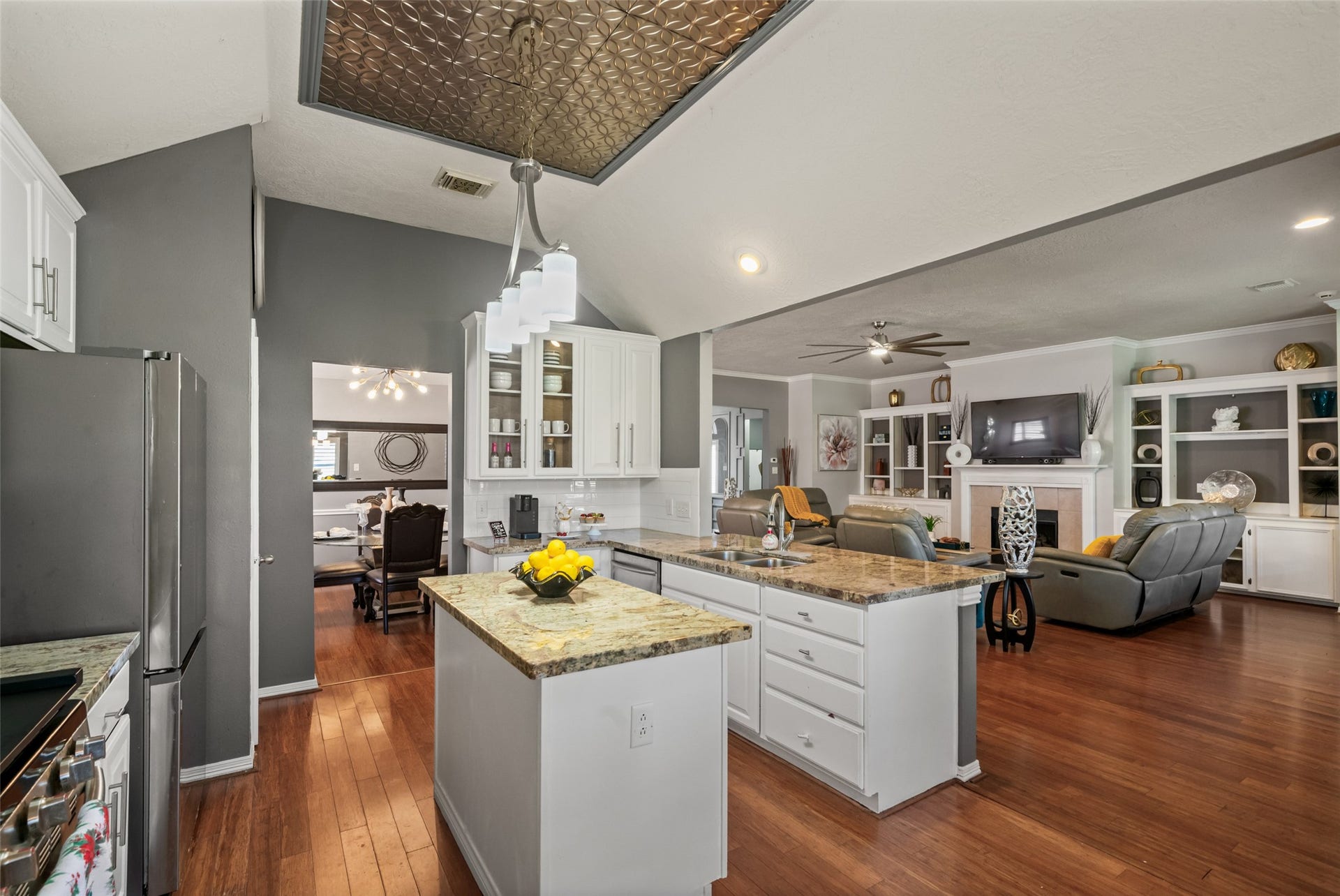 18703 Aquatic Drive, Humble, TX 77346 18703 Aquatic Drive, Humble, TX 77346