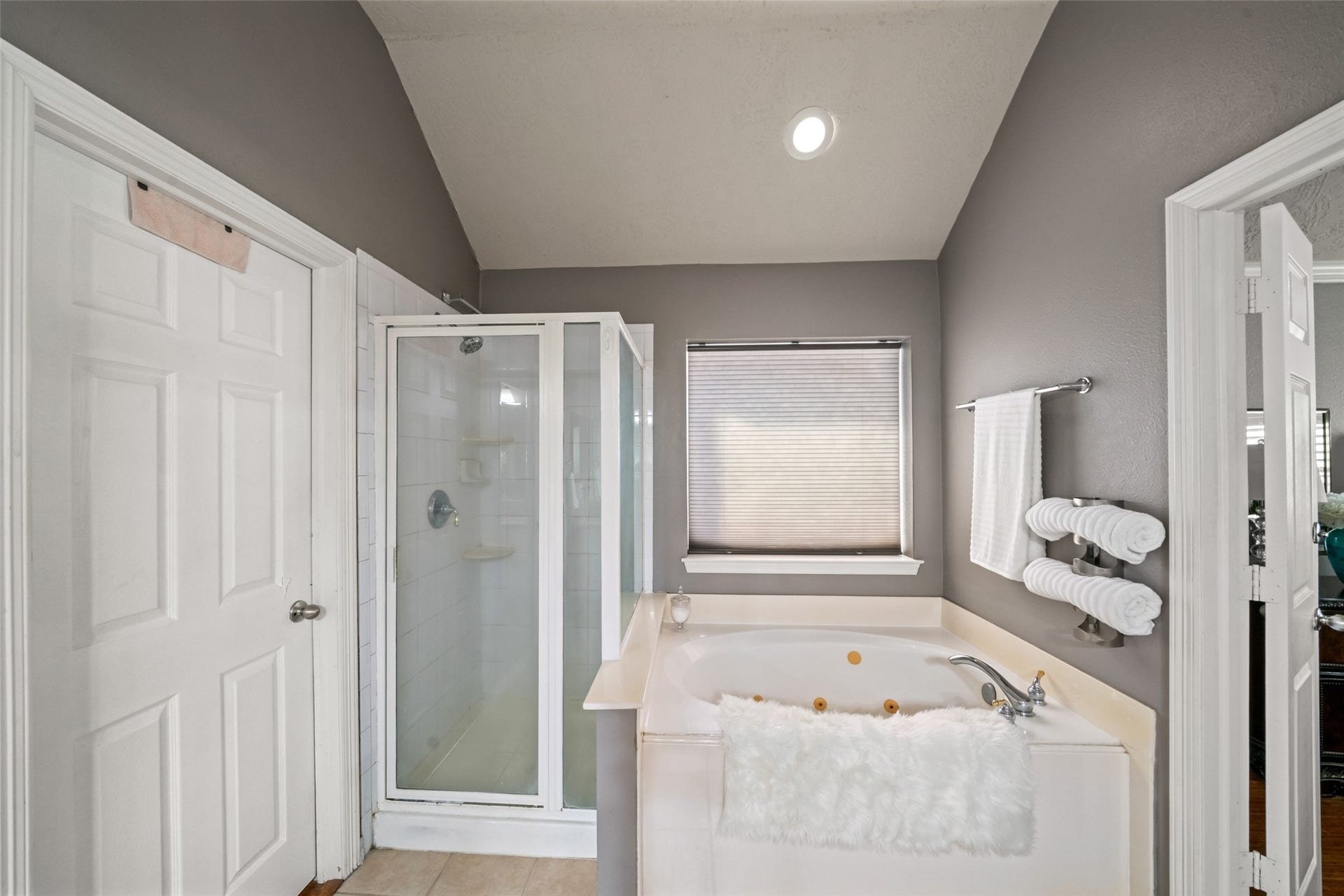 18703 Aquatic Drive, Humble, TX 77346 18703 Aquatic Drive, Humble, TX 77346