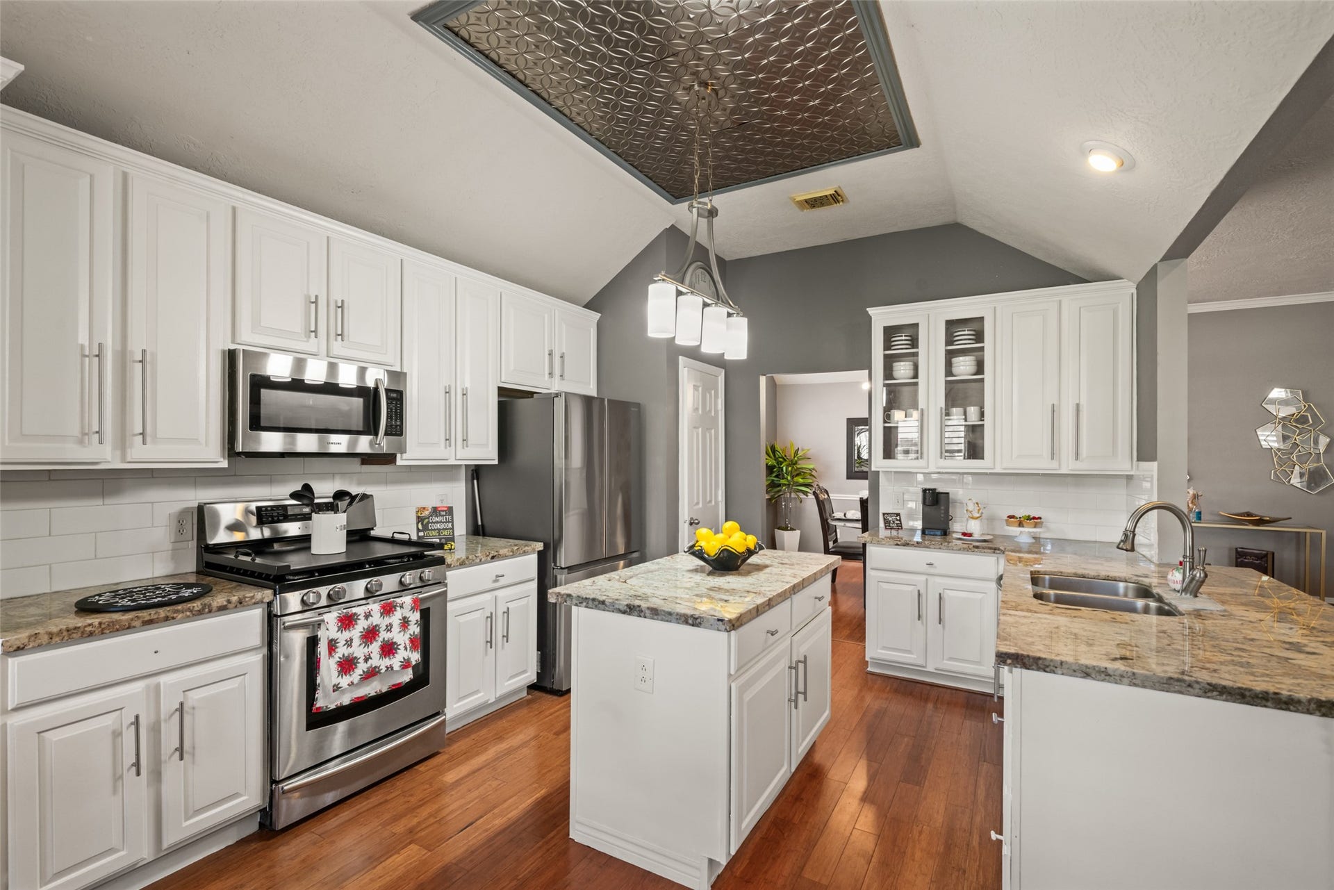 18703 Aquatic Drive, Humble, TX 77346 18703 Aquatic Drive, Humble, TX 77346