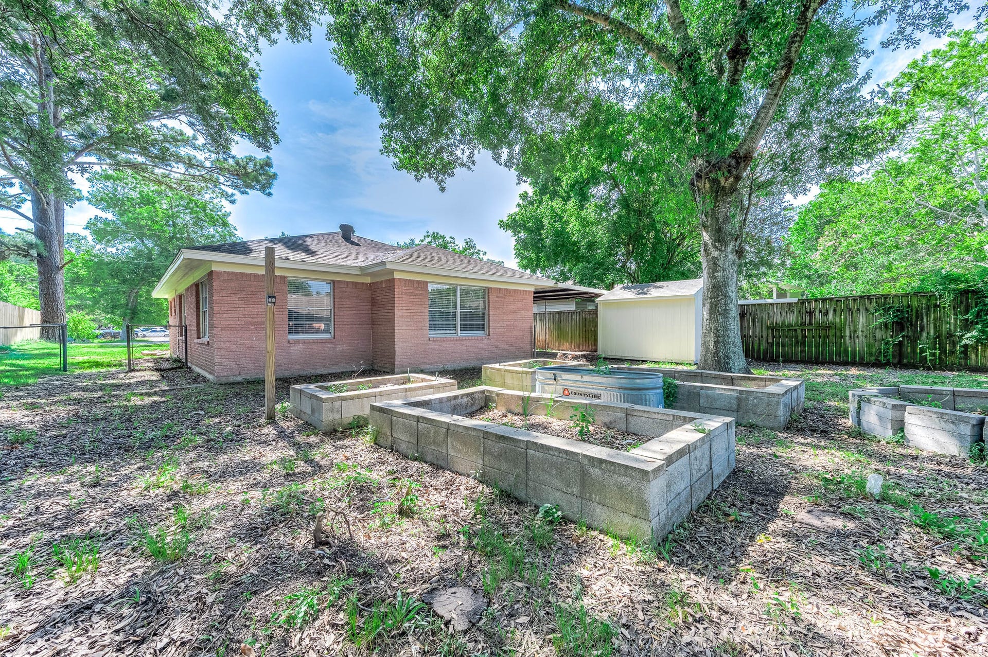 1033 S Booth Lane, Alvin, TX 77511 1033 S Booth Lane, Alvin, TX 77511
