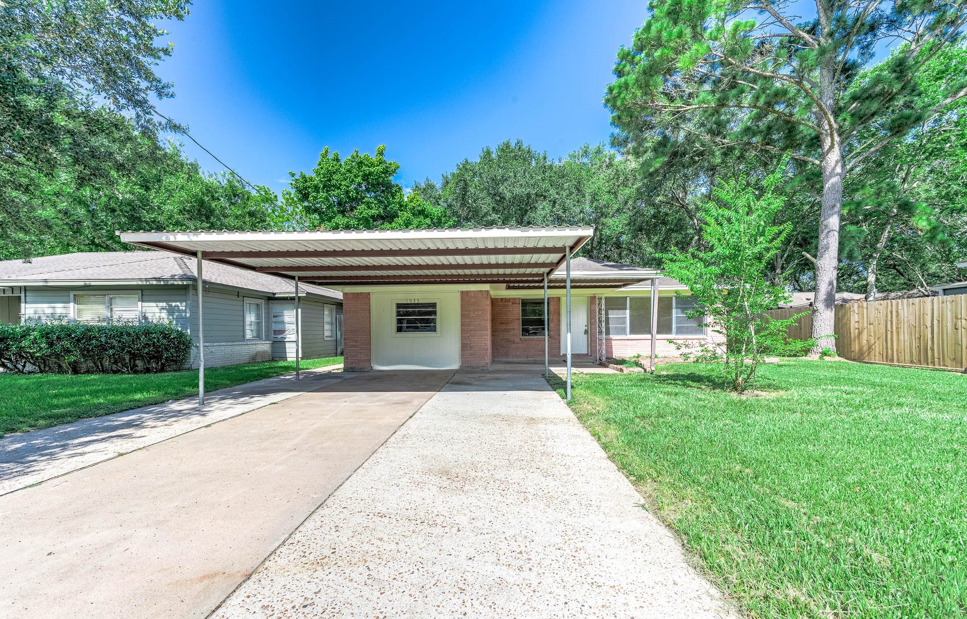 1033 S Booth Lane, Alvin, TX 77511 1033 S Booth Lane, Alvin, TX 77511