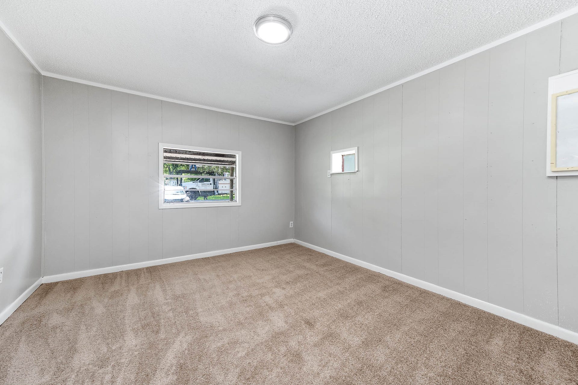 1033 S Booth Lane, Alvin, TX 77511 1033 S Booth Lane, Alvin, TX 77511