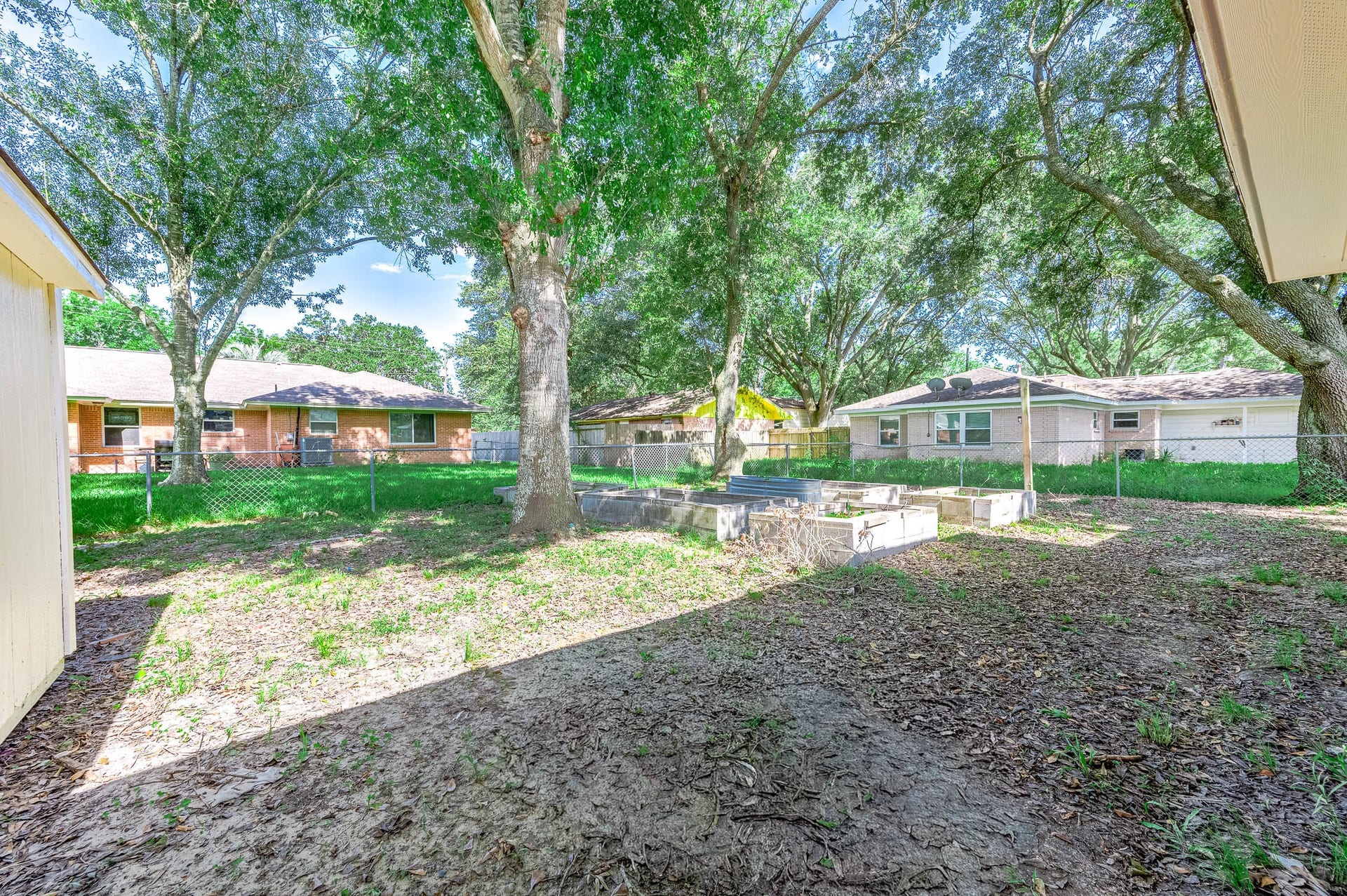 1033 S Booth Lane, Alvin, TX 77511 1033 S Booth Lane, Alvin, TX 77511