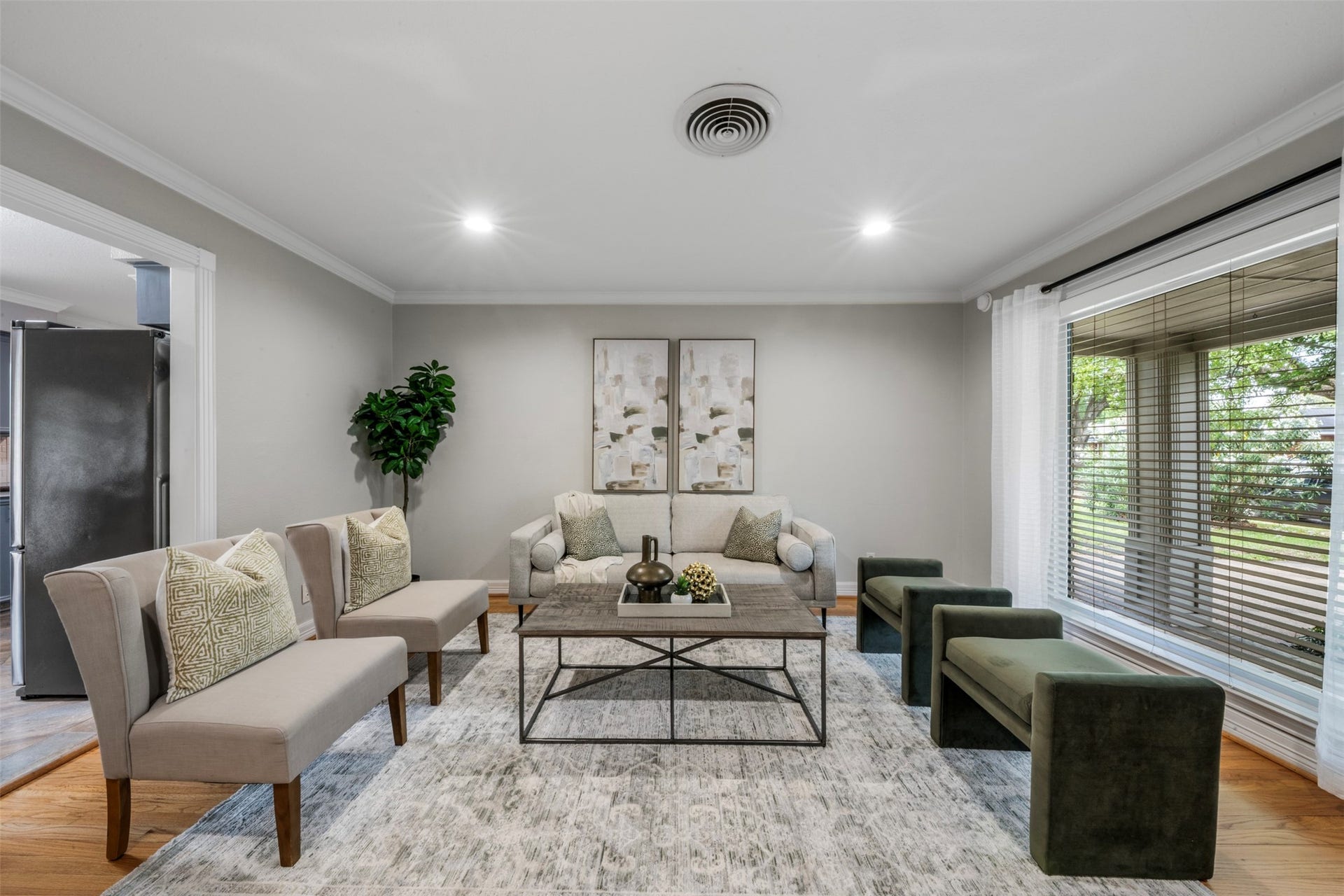 If you're looking for comfort, charm, and to bring the outdoors in, this living room has it all.