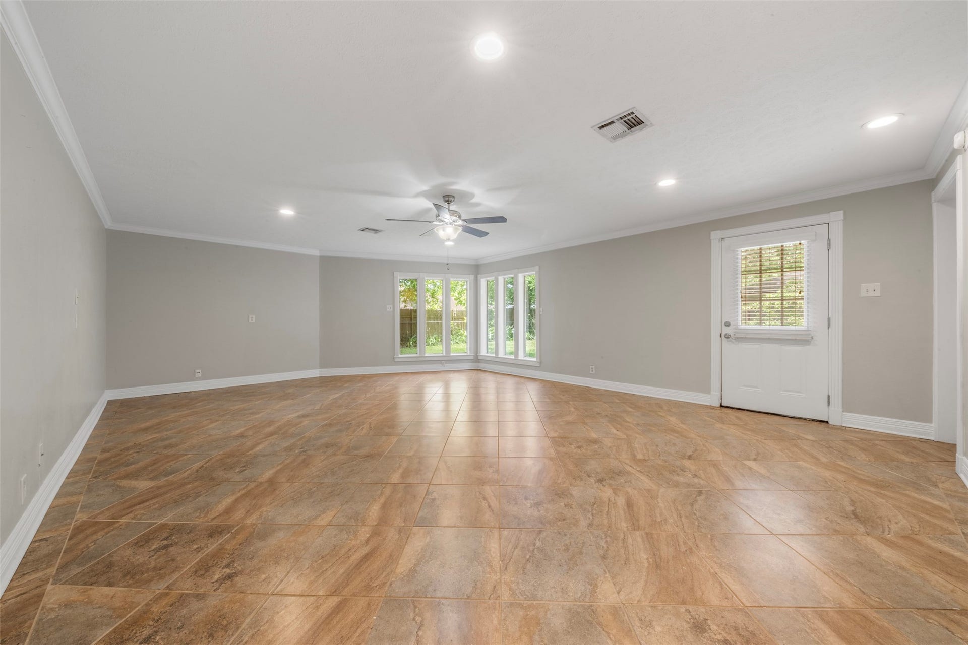 Showcasing the vast size and adaptablity of this room.