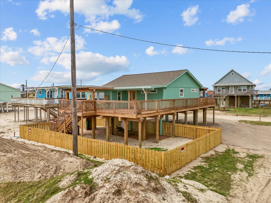 Property photo for 1103 White Cap Drive, Surfside Beach, TX