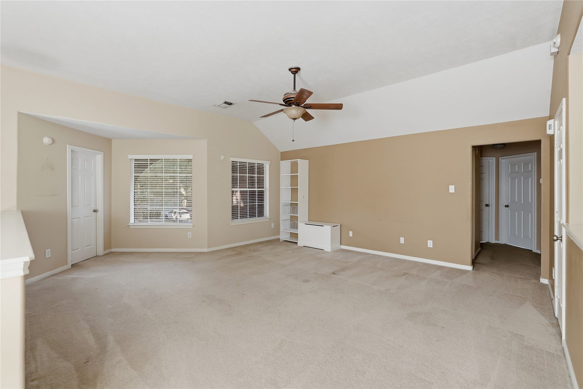 75 W Prairie Dawn Circle, The Woodlands, TX 77385 75 W Prairie Dawn Circle, The Woodlands, TX 77385