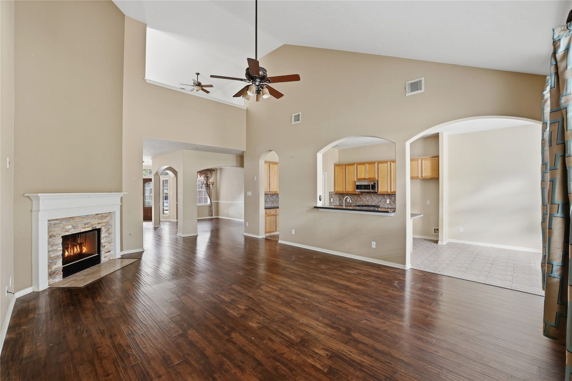 75 W Prairie Dawn Circle, The Woodlands, TX 77385 75 W Prairie Dawn Circle, The Woodlands, TX 77385