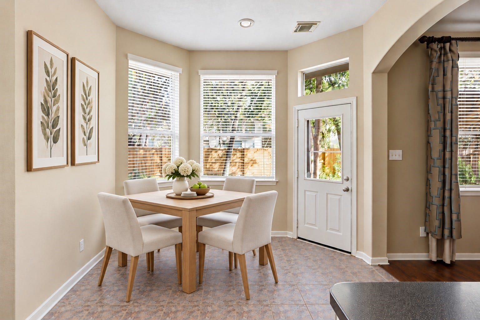 75 W Prairie Dawn Circle, The Woodlands, TX 77385 Virtually Staged