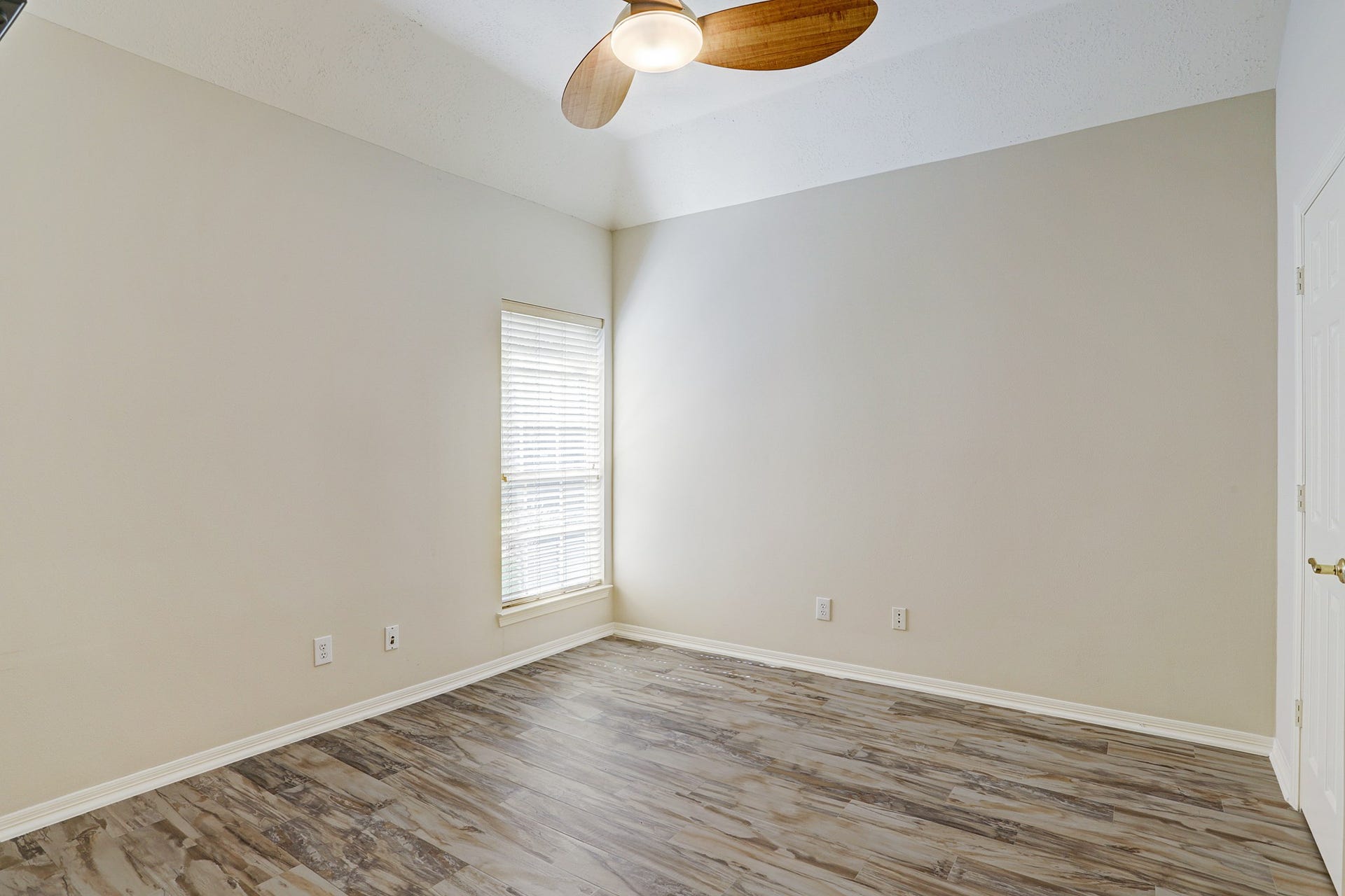 1515 Orchard Park Drive, Houston, TX 77077 1515 Orchard Park Drive, Houston, TX 77077