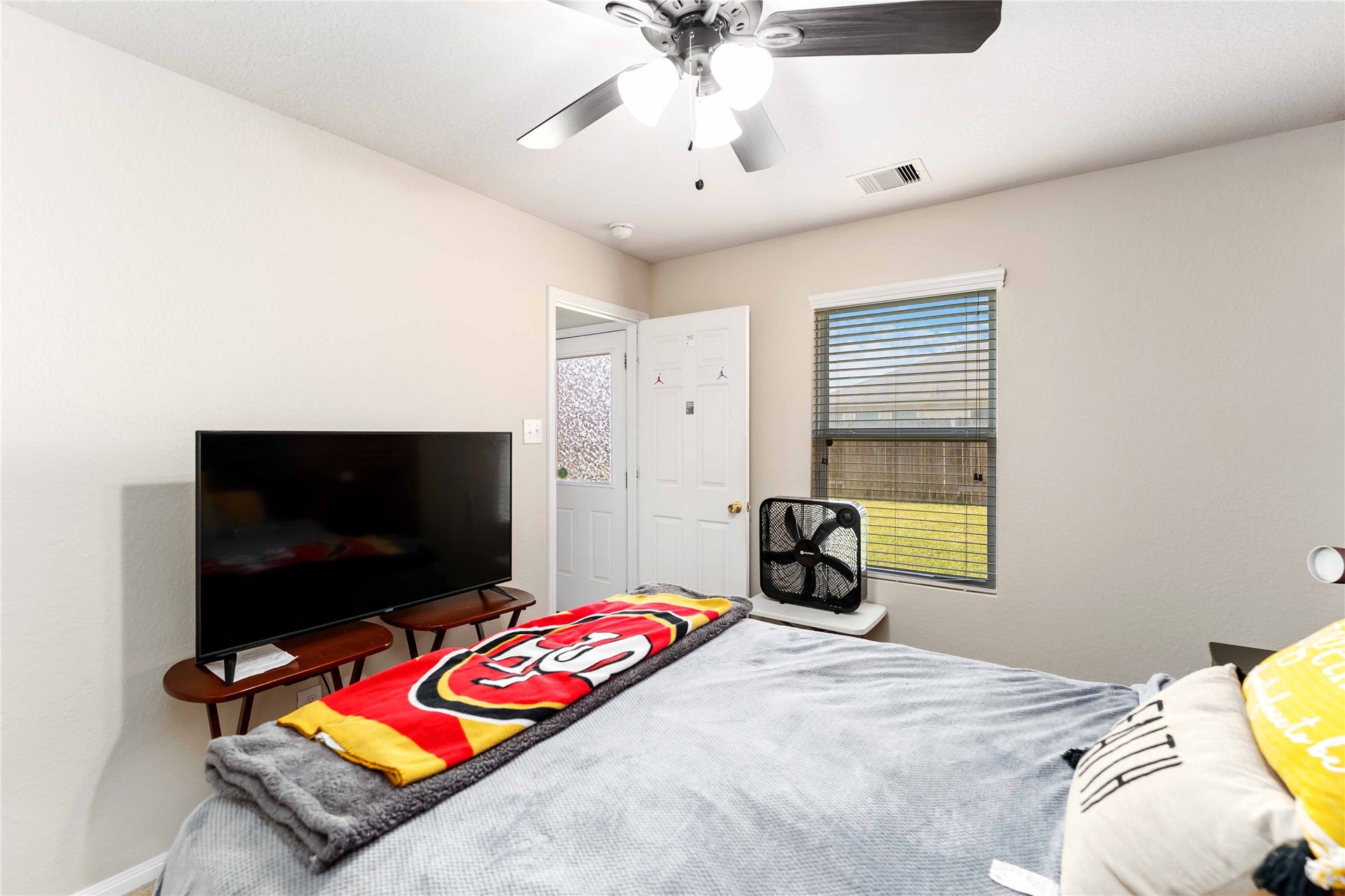 2114 Bishop Hollow Lane, Rosenberg, TX 77471 Downstairs Office/Bedroom