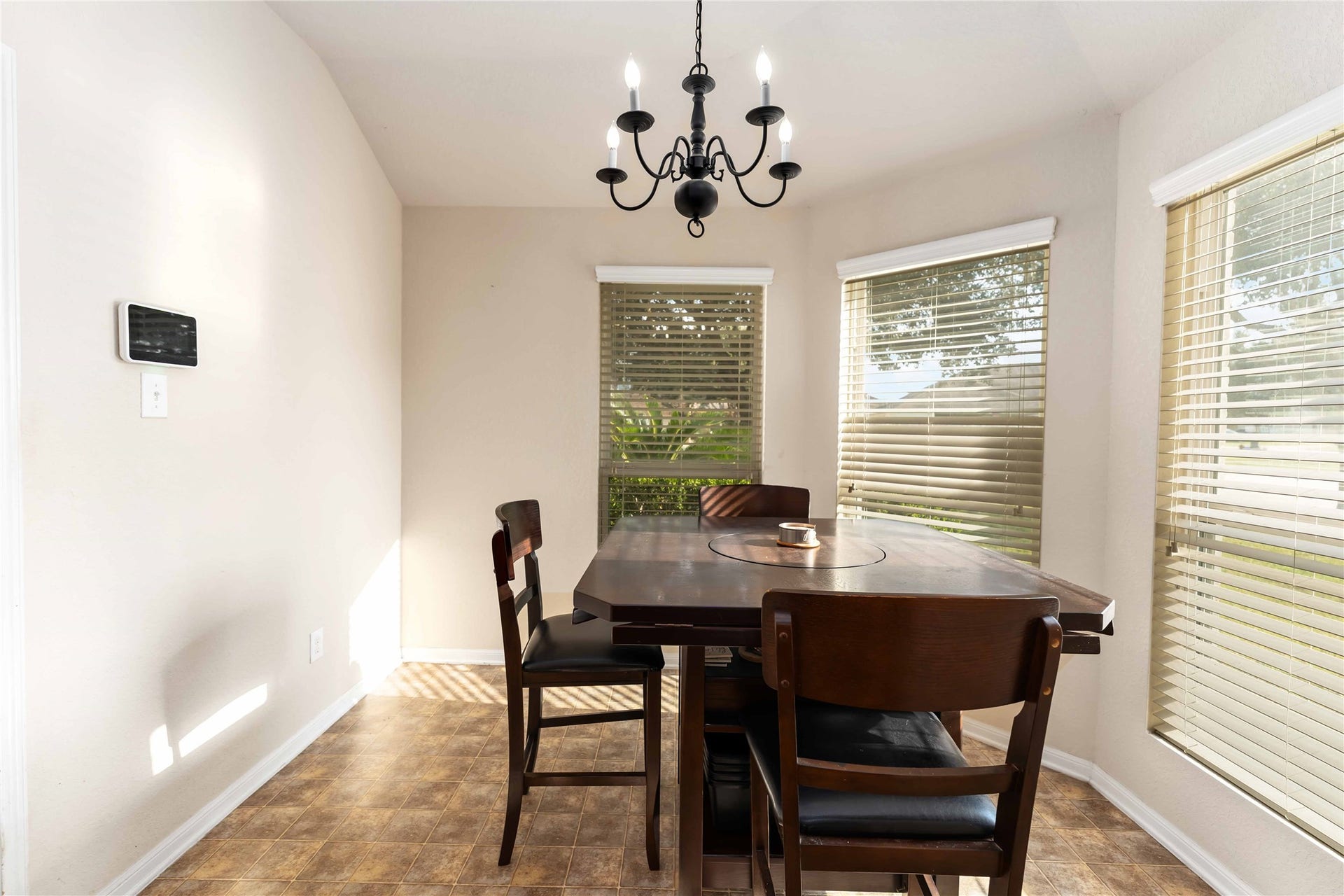2114 Bishop Hollow Lane, Rosenberg, TX 77471 Breakfast Area