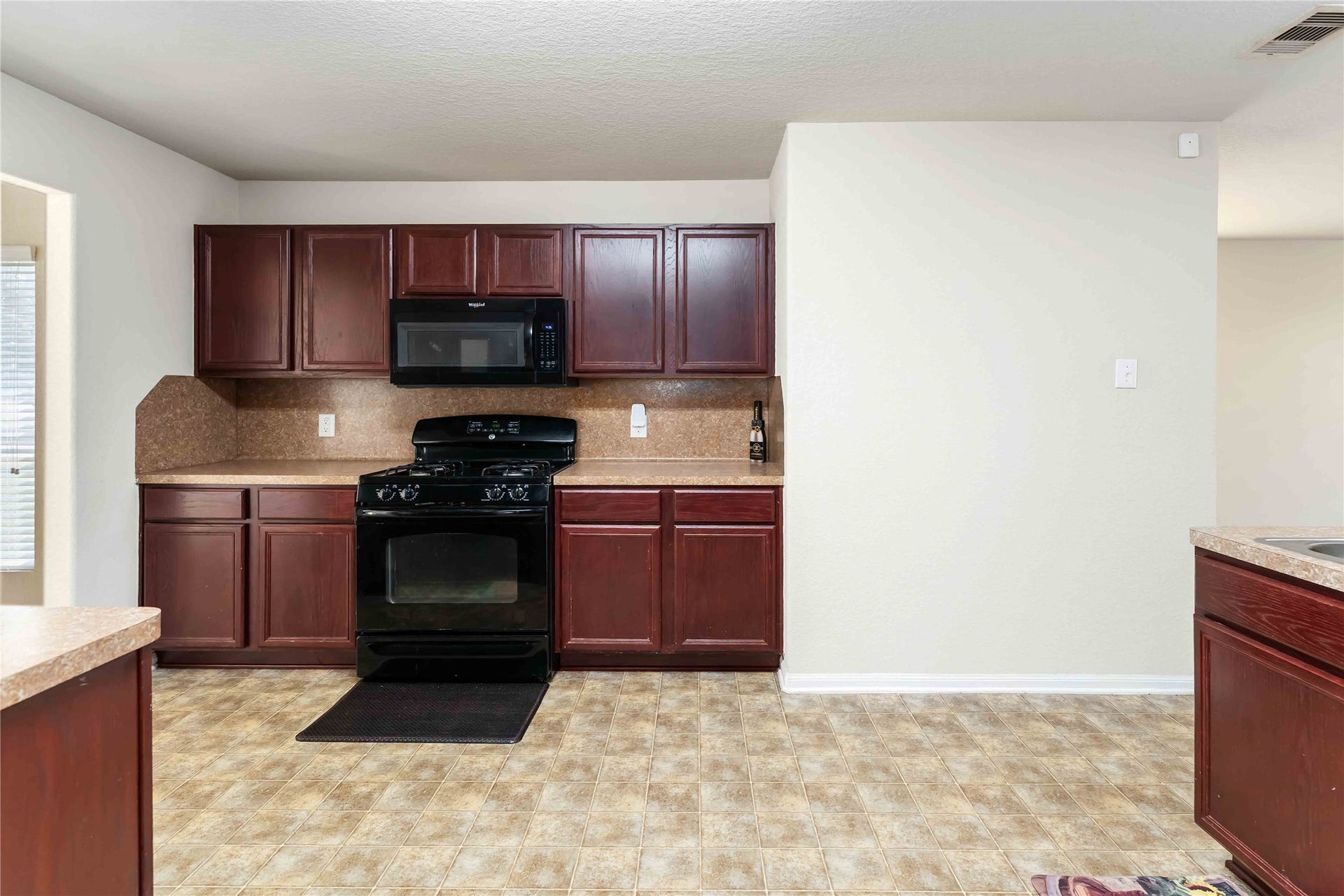 2114 Bishop Hollow Lane, Rosenberg, TX 77471 Kitchen