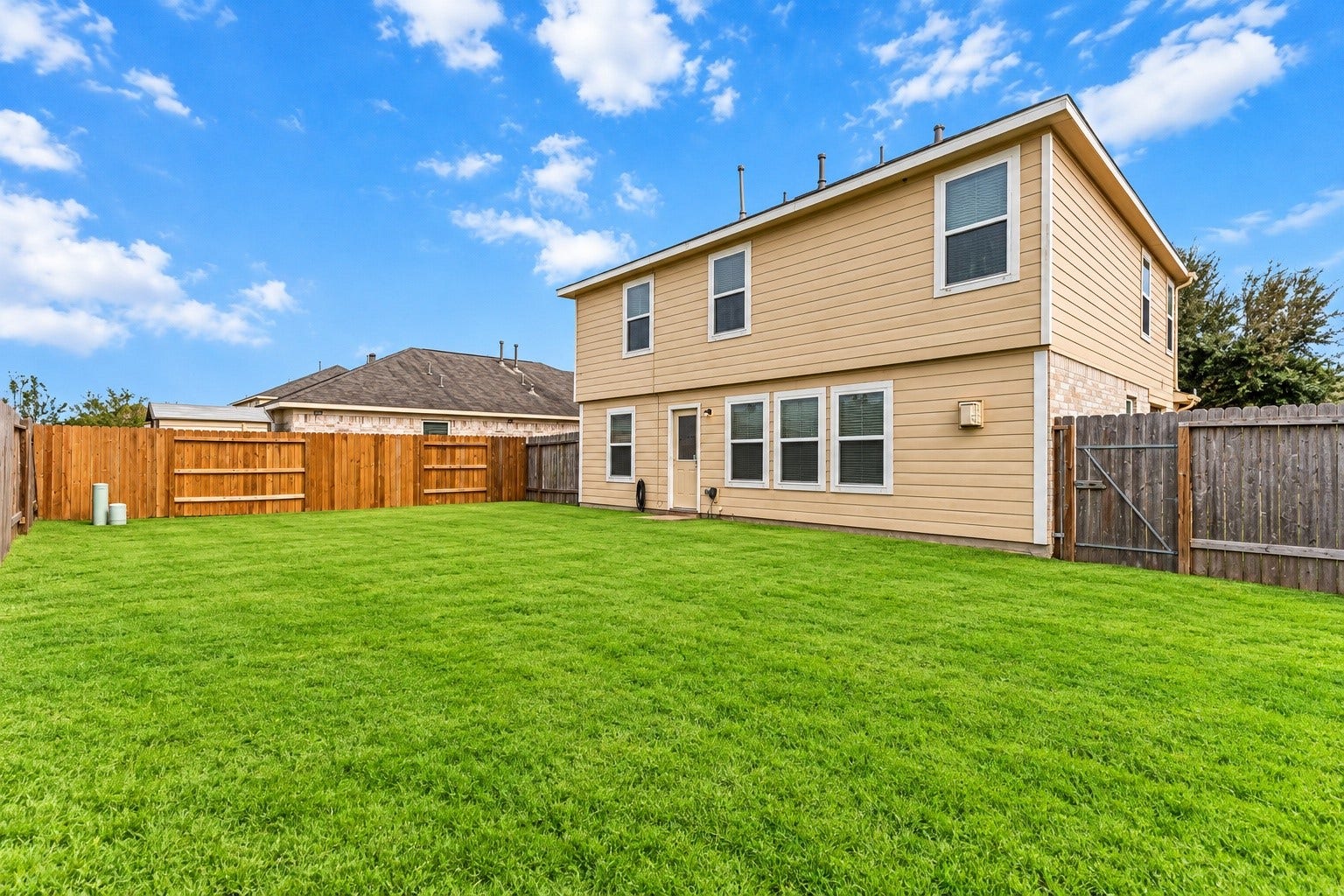 2114 Bishop Hollow Lane, Rosenberg, TX 77471 Backyard