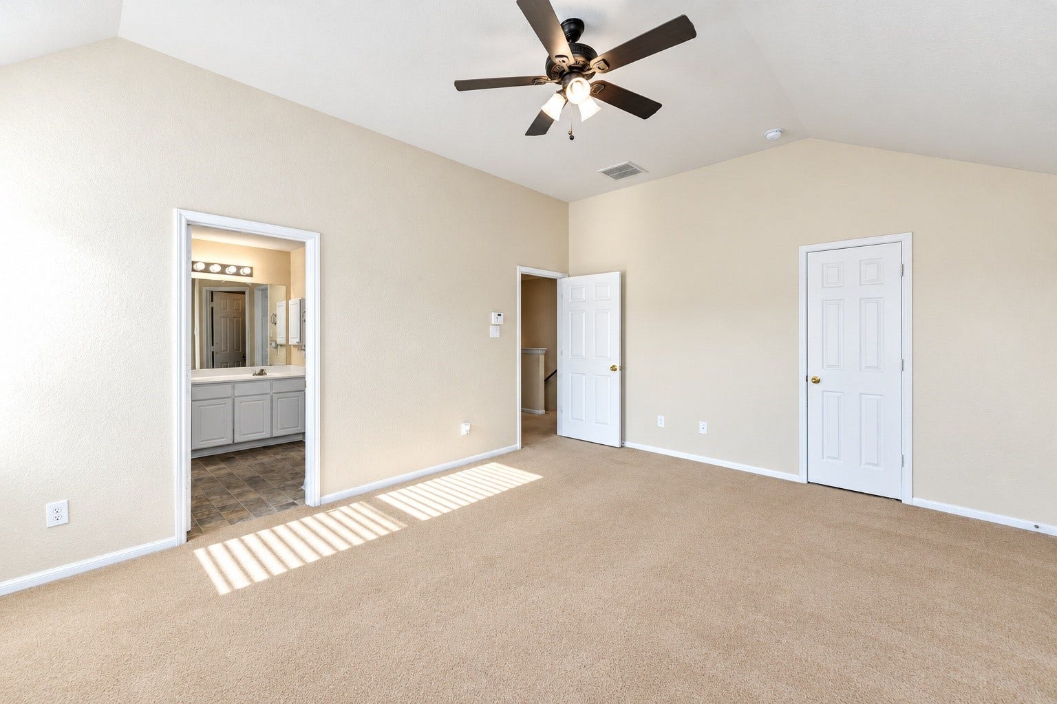 2114 Bishop Hollow Lane, Rosenberg, TX 77471 Master Bedroom